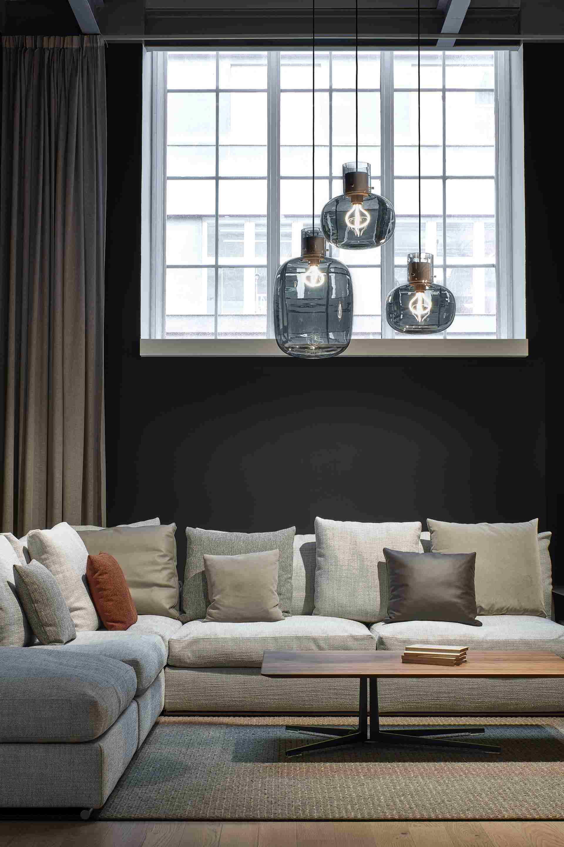 Lampa wisząca AWA MEDIUM szkło dmuchane – drewno i metal