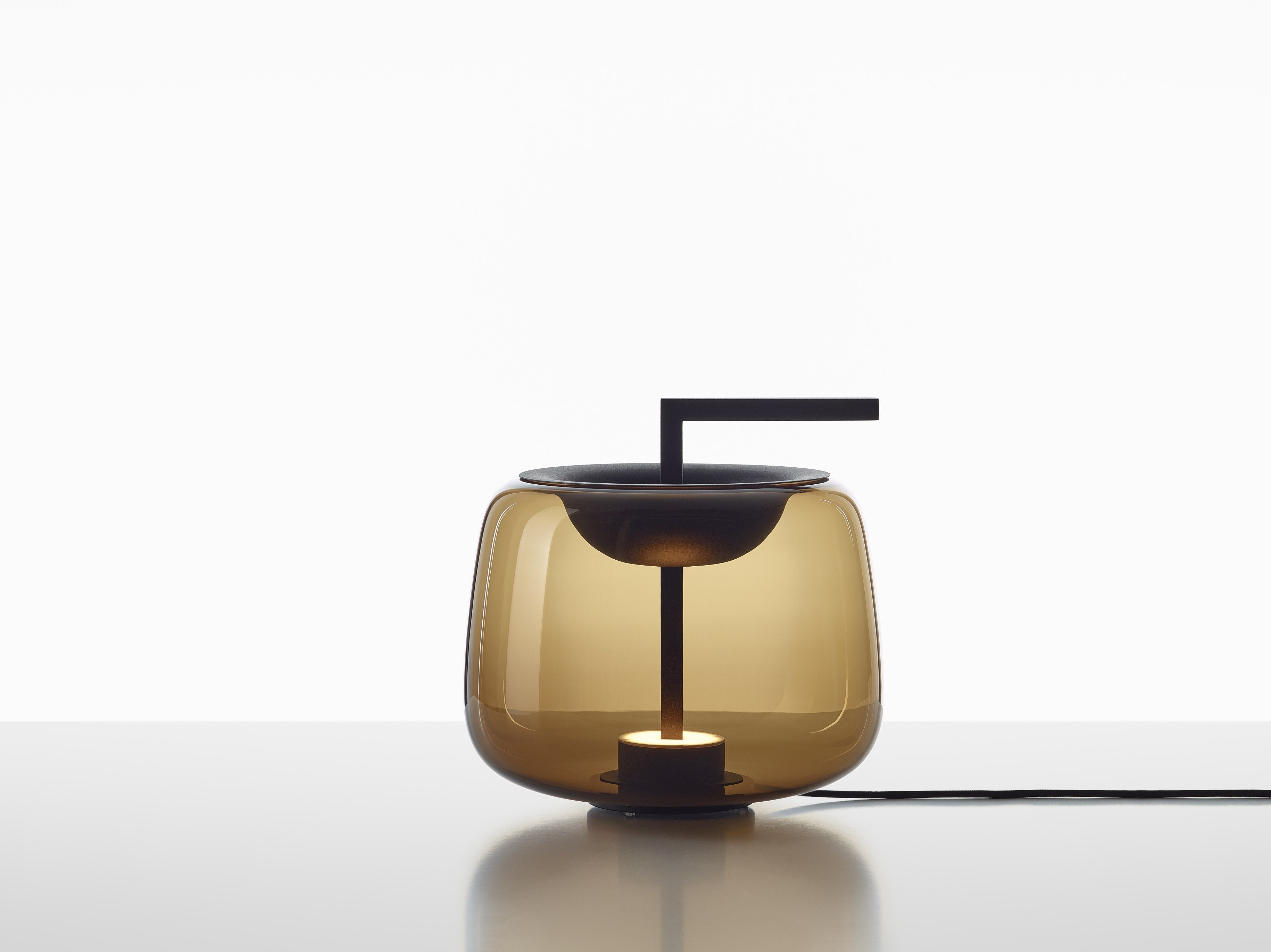 Doppelte Tischlampe glänzendes Glas