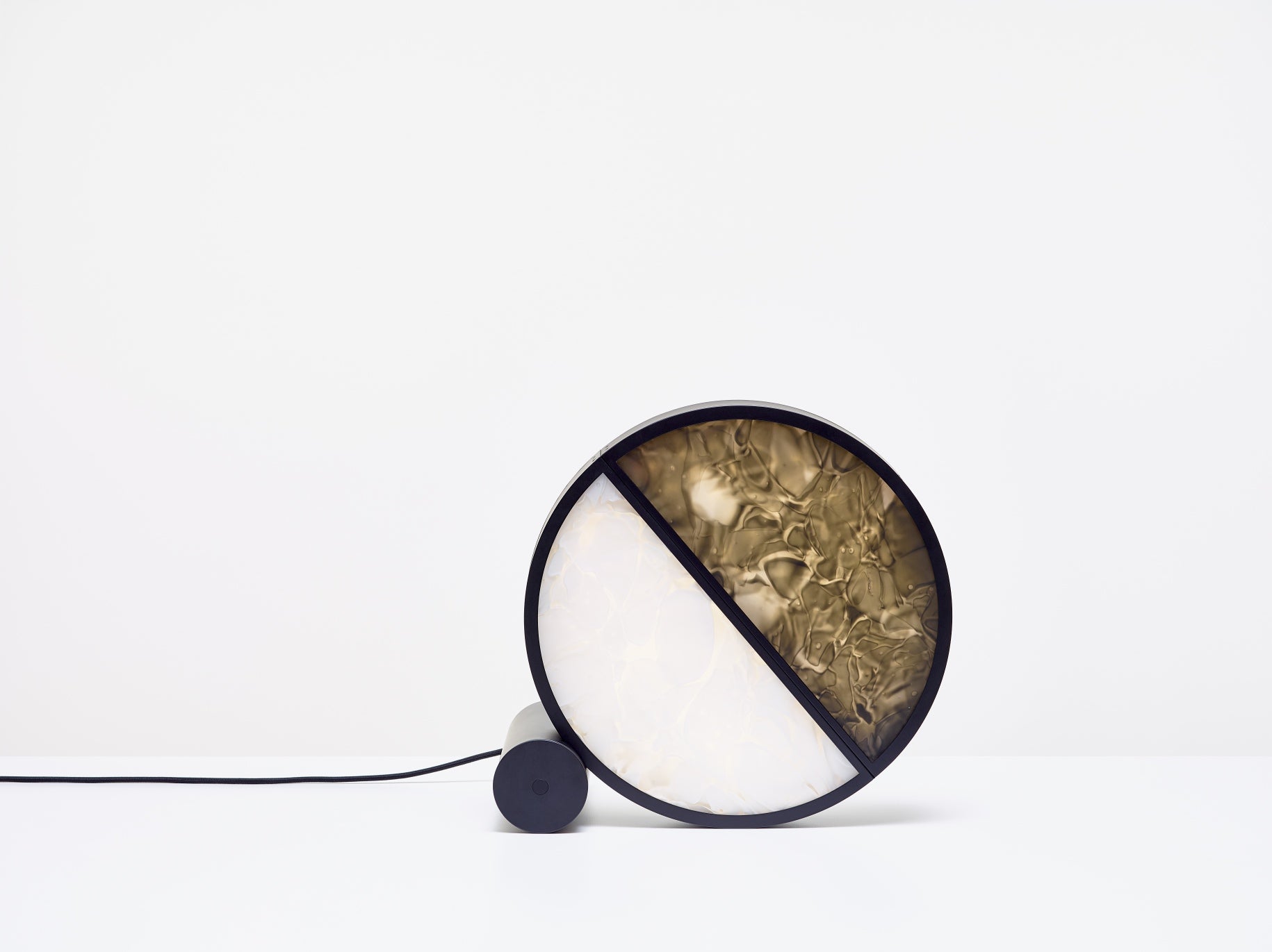 Geometrische Tischlampe Bokisglass glänzendes Glas