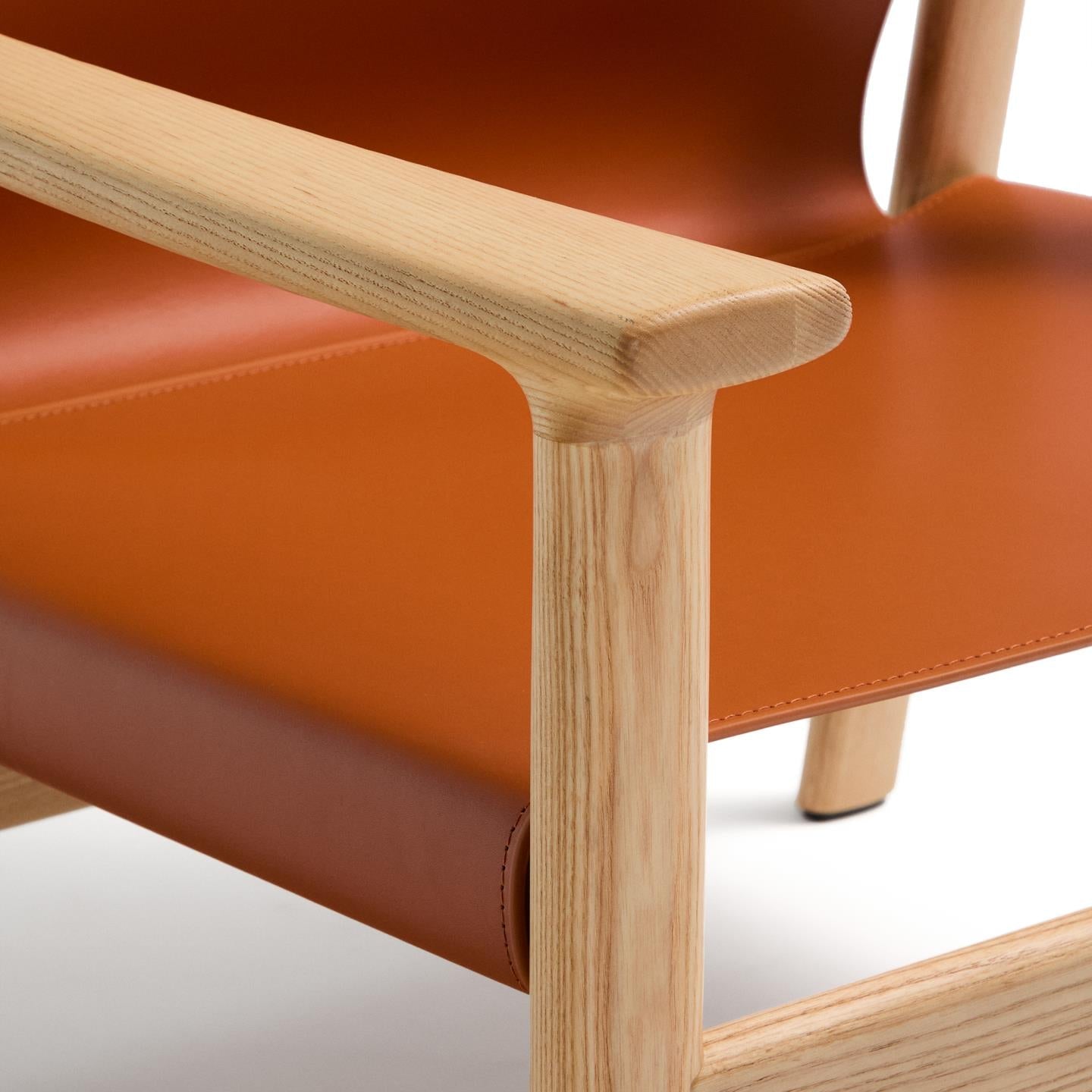 Fauteuil JAN lichtbruin gerecycled leer met essenhout