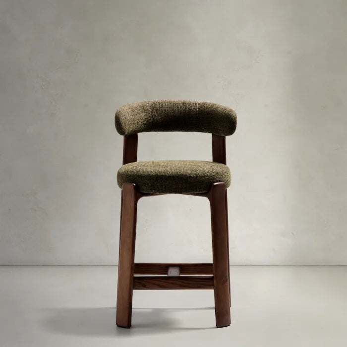 GRANITE grüner Chenille-Hocker mit dunklem Eschenholzgestell