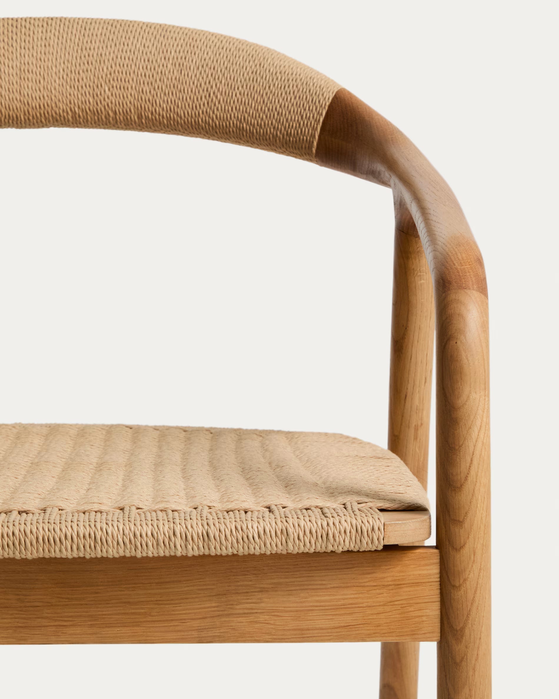 Beige DERILE fauteuil met houten basis