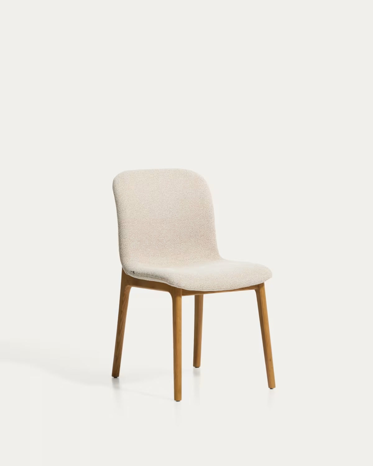 ELNOR stoel beige chenille met eiken basis