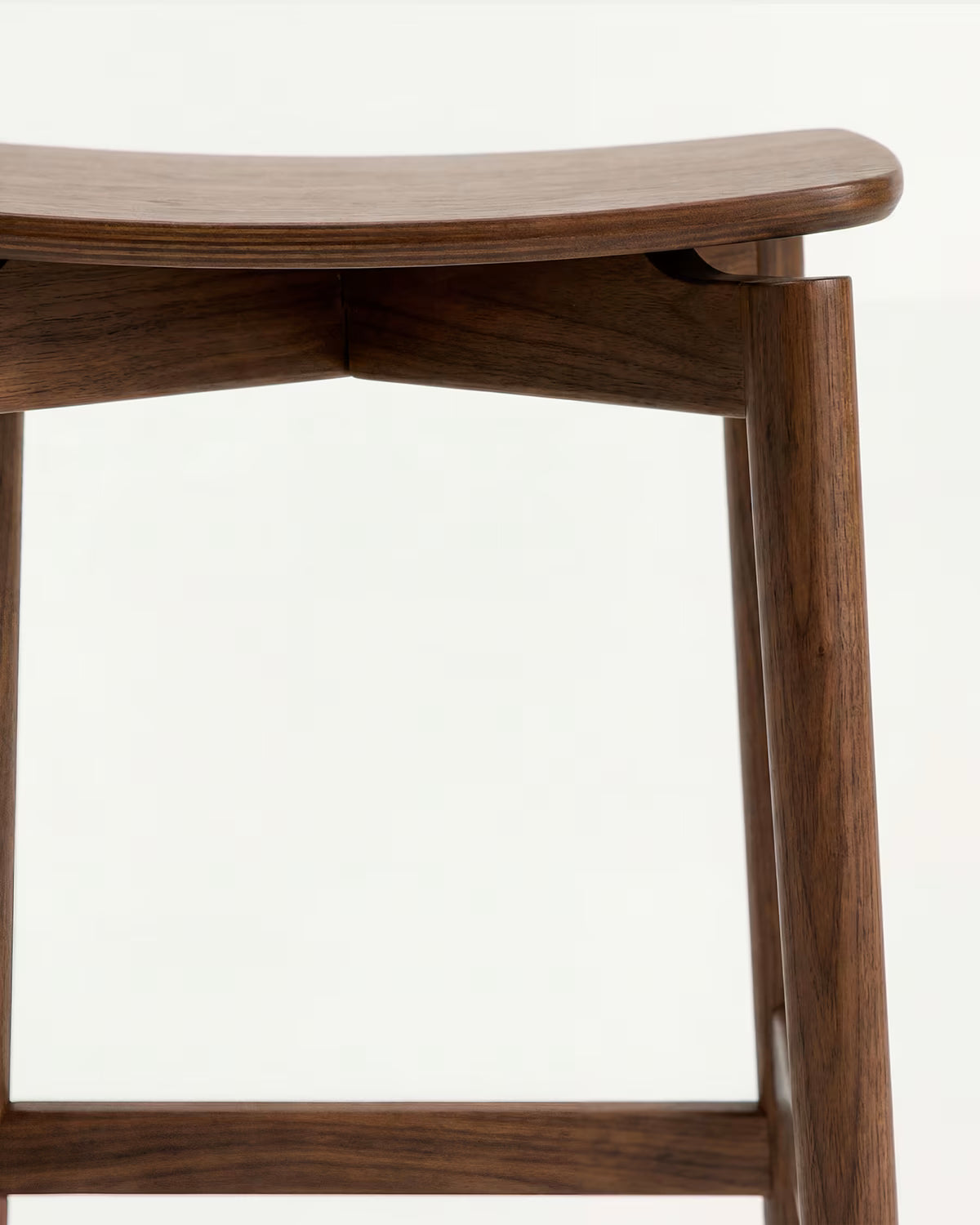 Hocker EVERA donker eikenfineer