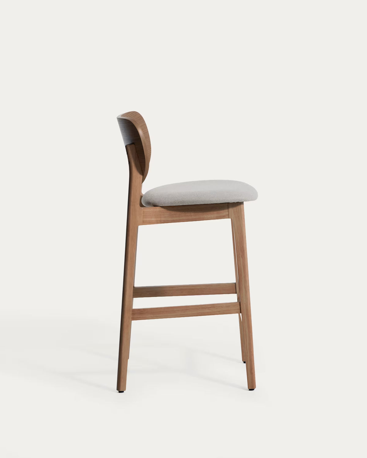 Barstoel LUDARA bruin chenille met een donkere gefineerde eiken basis