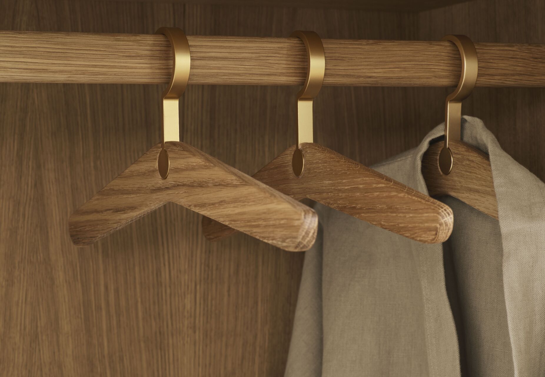 Kast met glazen deuren CANA eikenhout