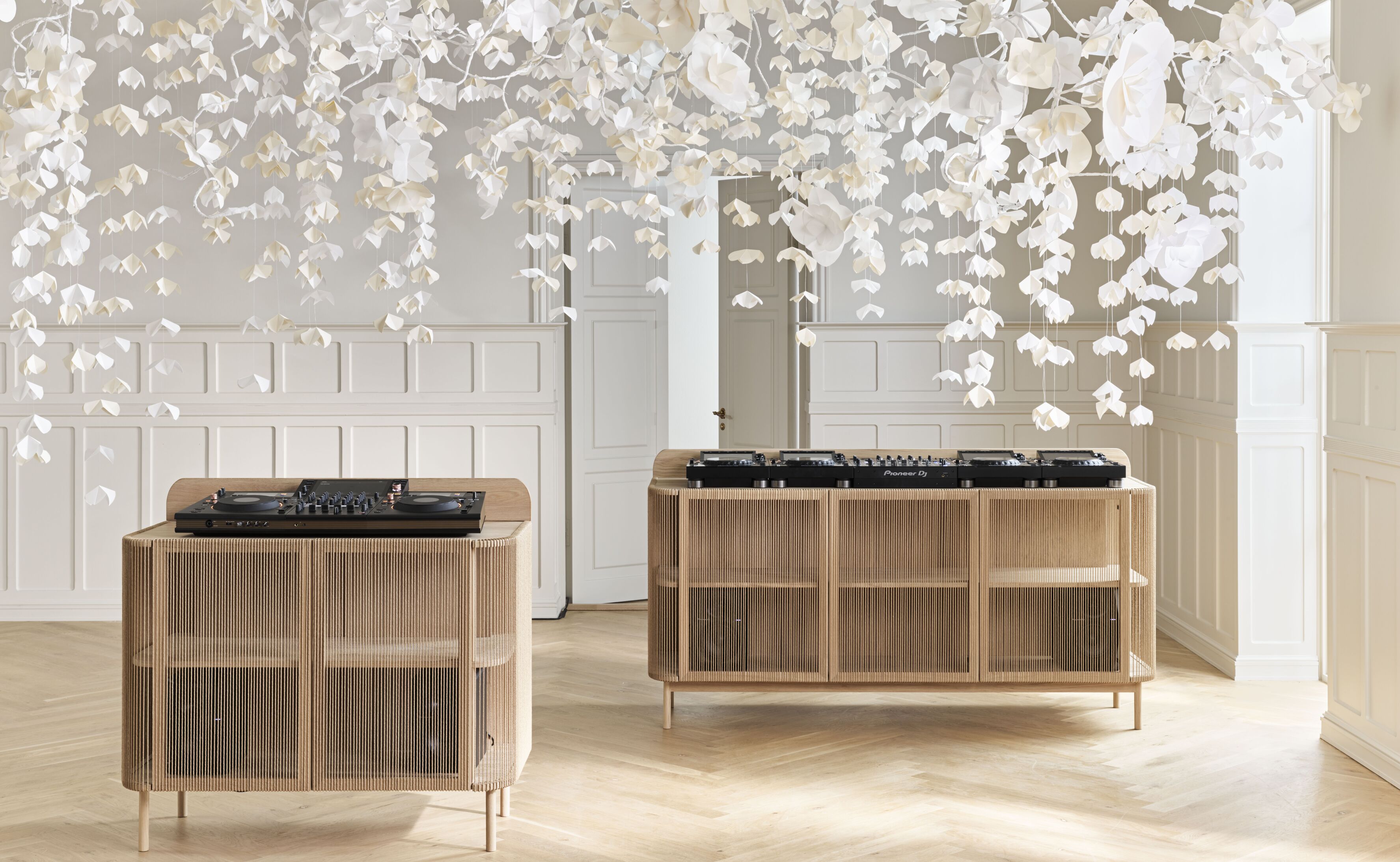 Konsola DJ-ska CORD zwart eikenhout