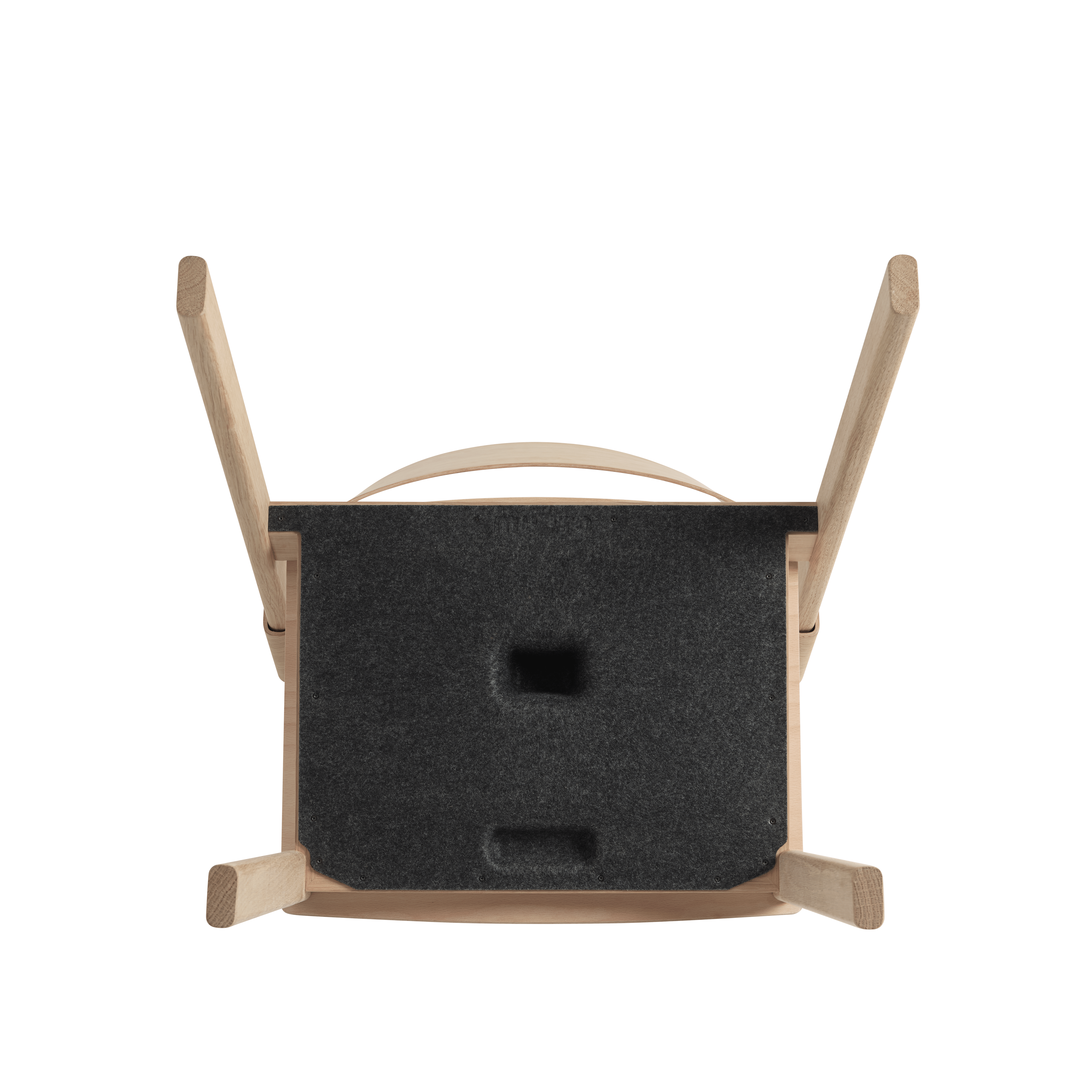 COVER fauteuil met armleuningen, gepersonaliseerd met een eikenhouten basis