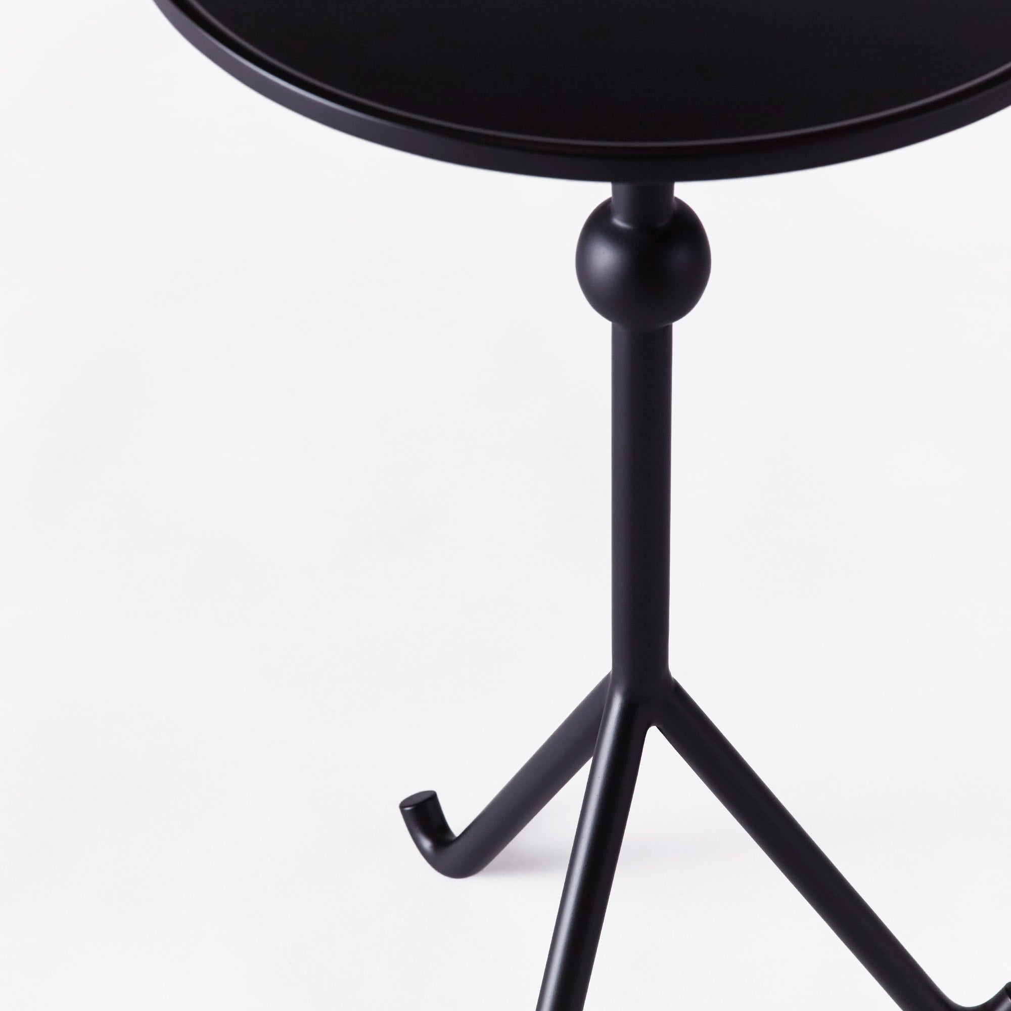 Stolik boczny DUSTY MARTINI czarna stal