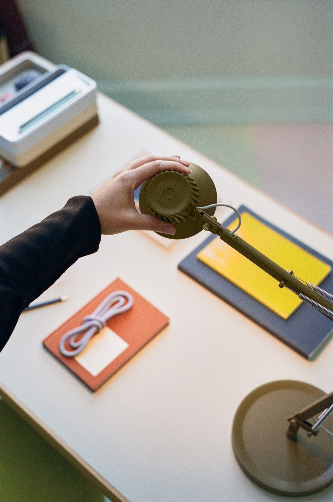 Verstelbare bureaulamp DEDICATE bruin-groen