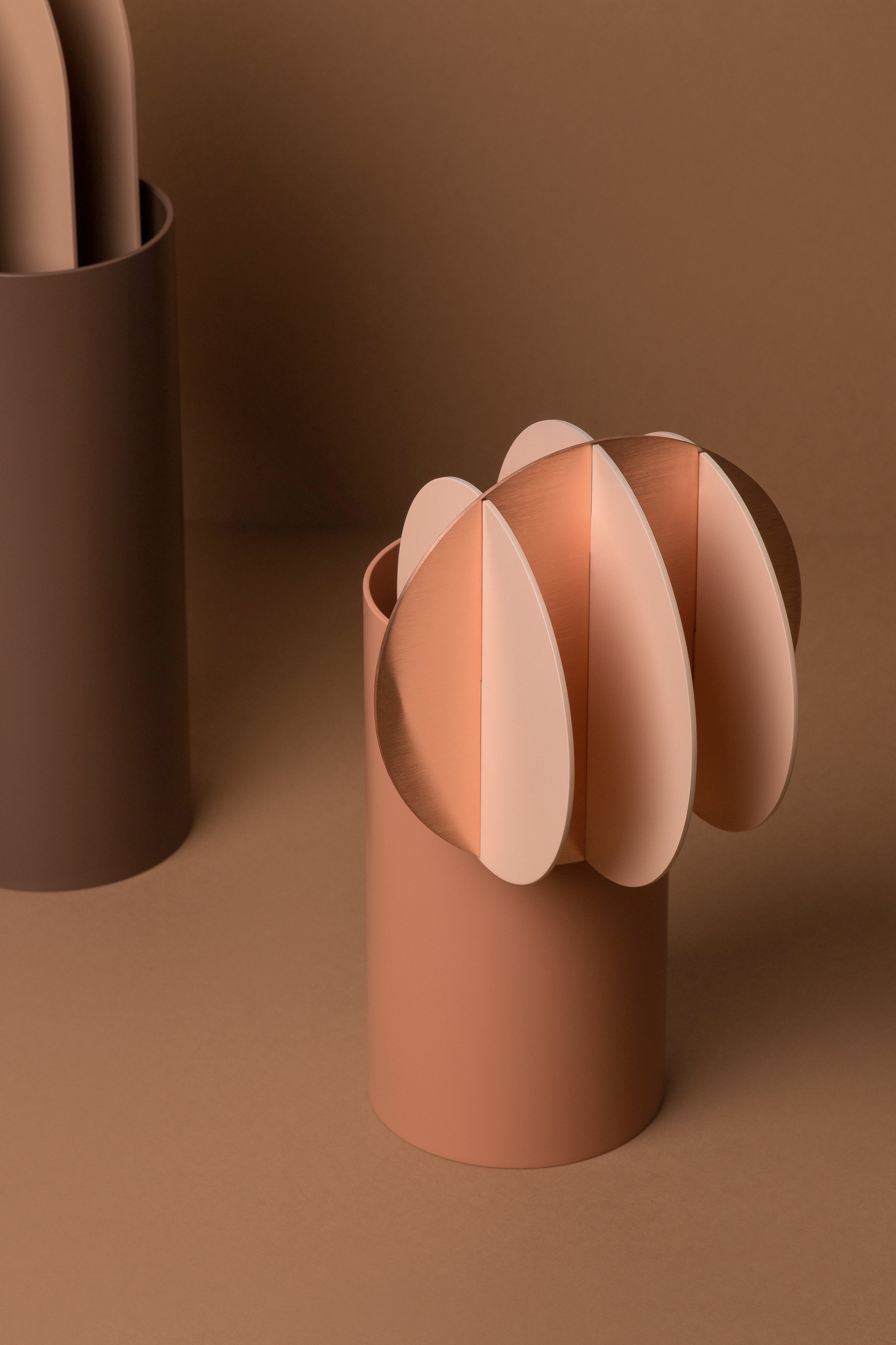 DELAUNAY vase in powder pink with peach and copper