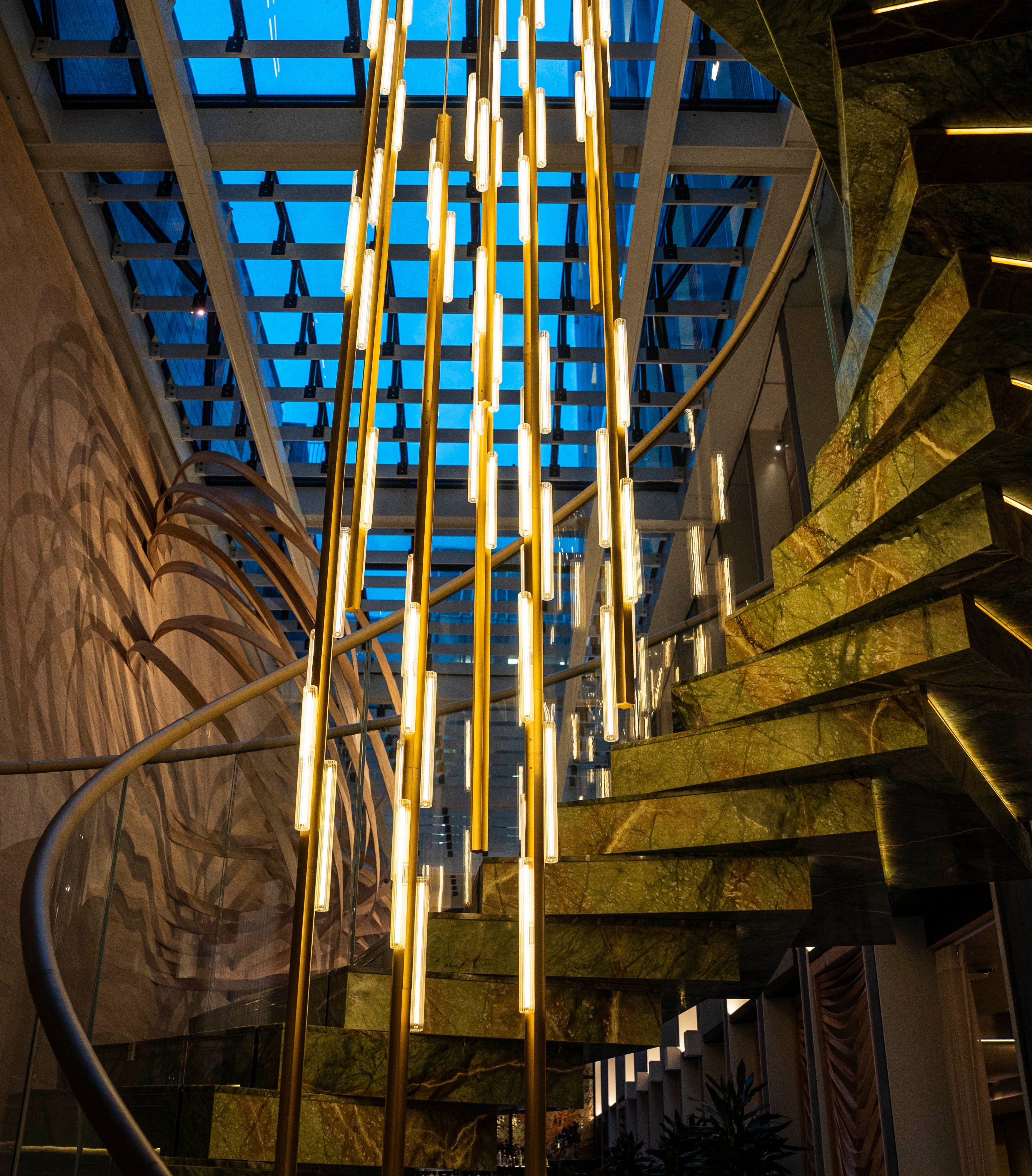 Hanglamp 3-punts HAIL geborsteld goud
