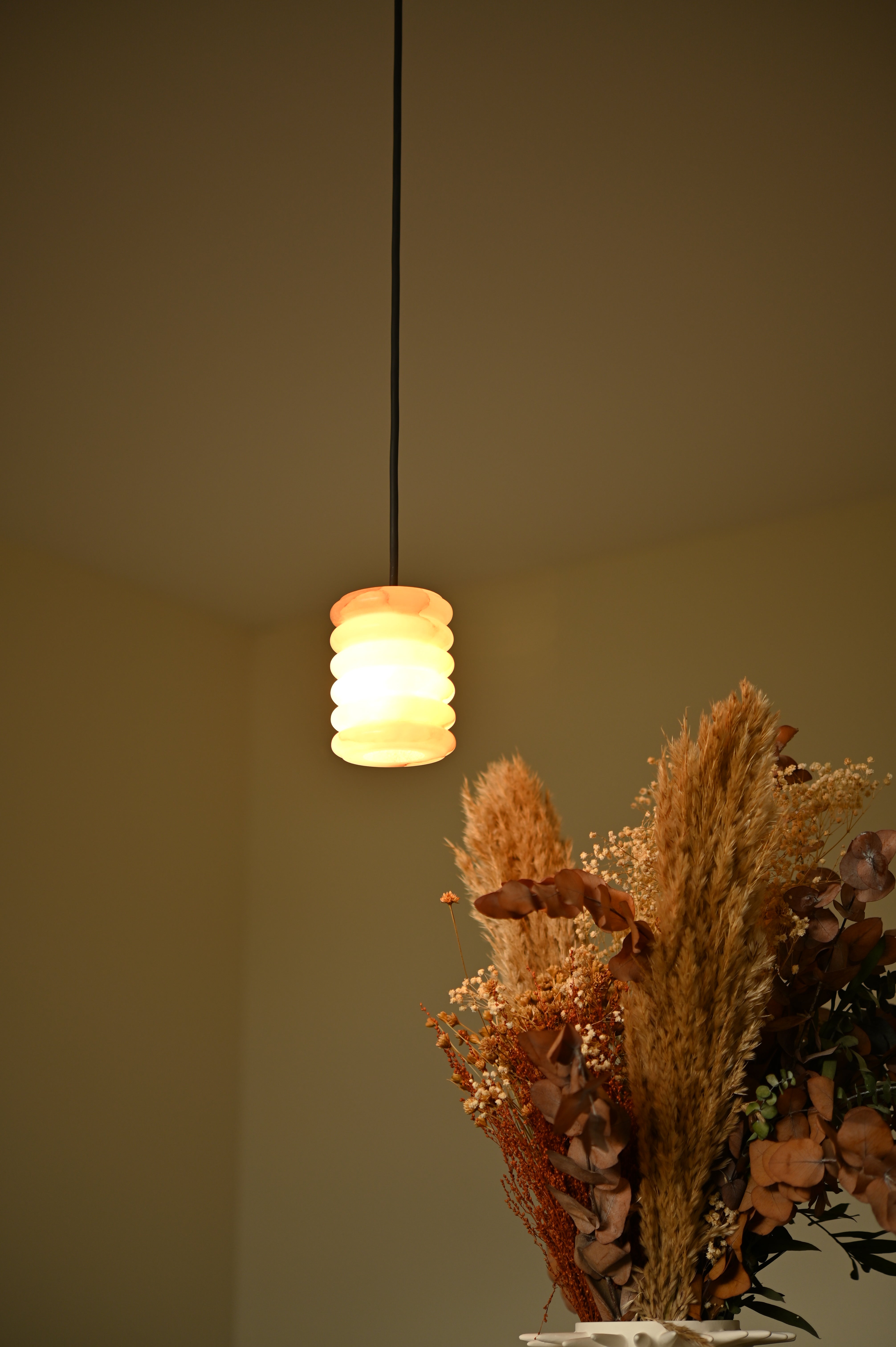 Pendelleuchte MANIKO FLUTA weißer Alabaster