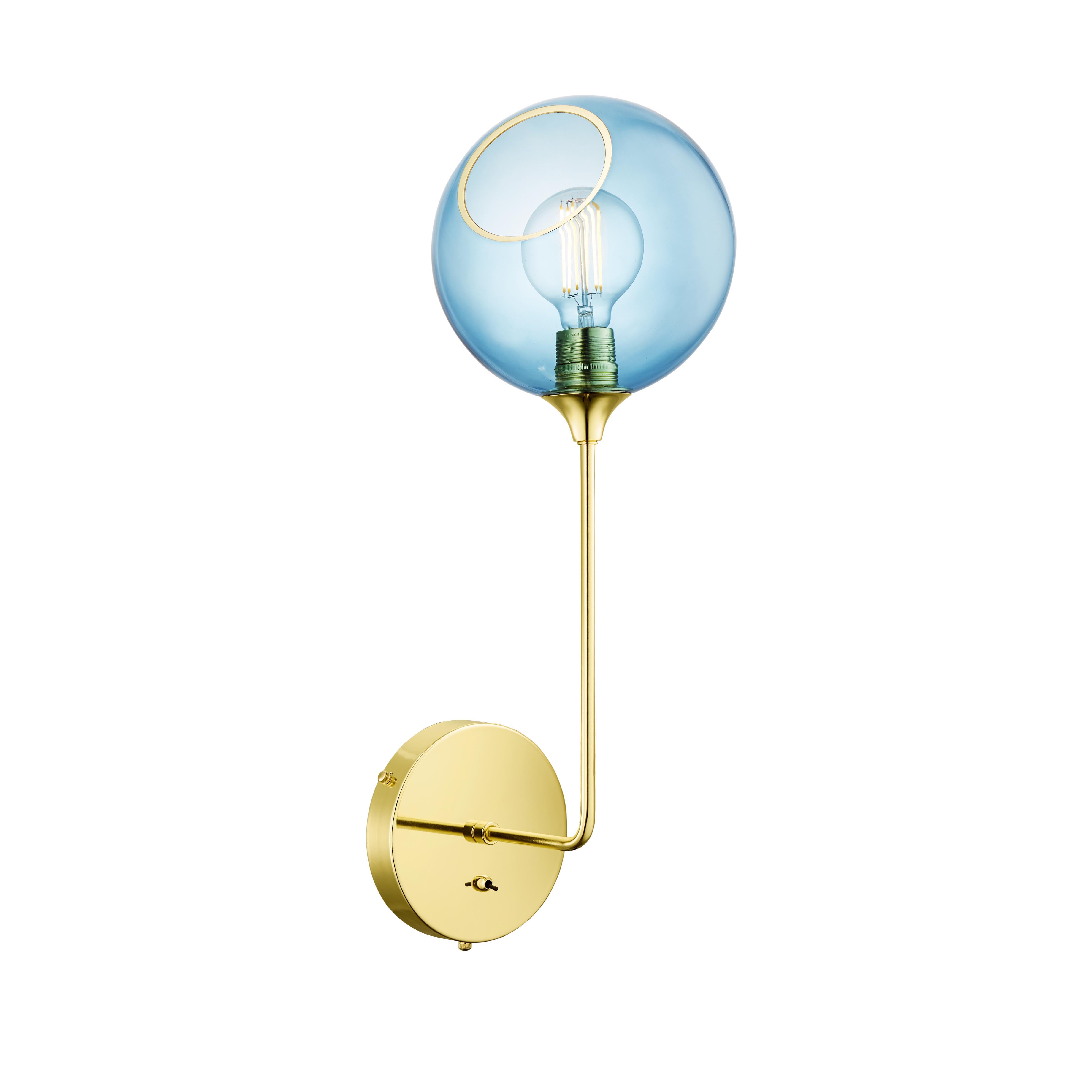 Wandlamp BALLROOM blauw glas met gouden voet
