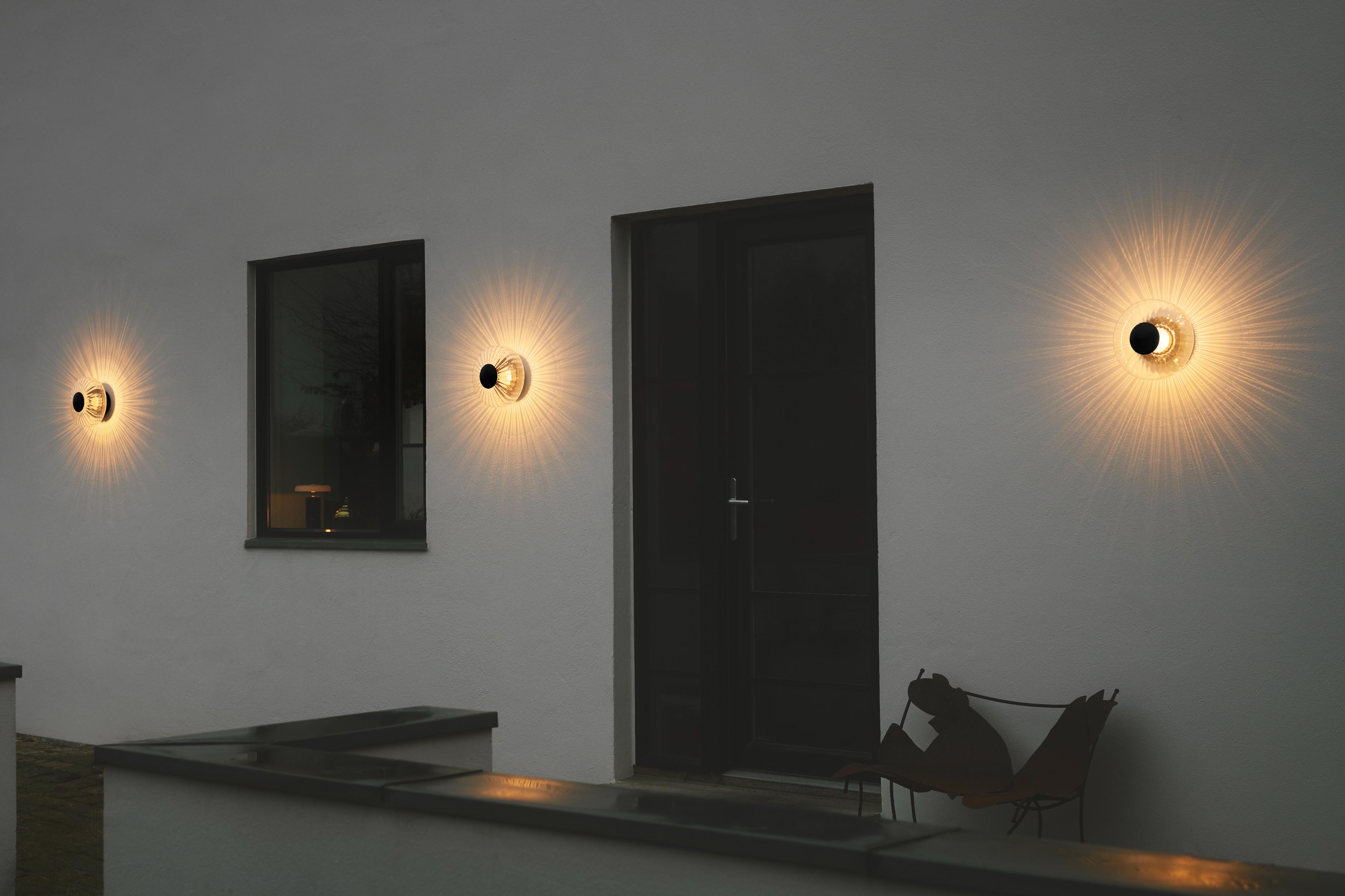 NEW WAVE OPTIC transparent outdoor wall lamp with black finish