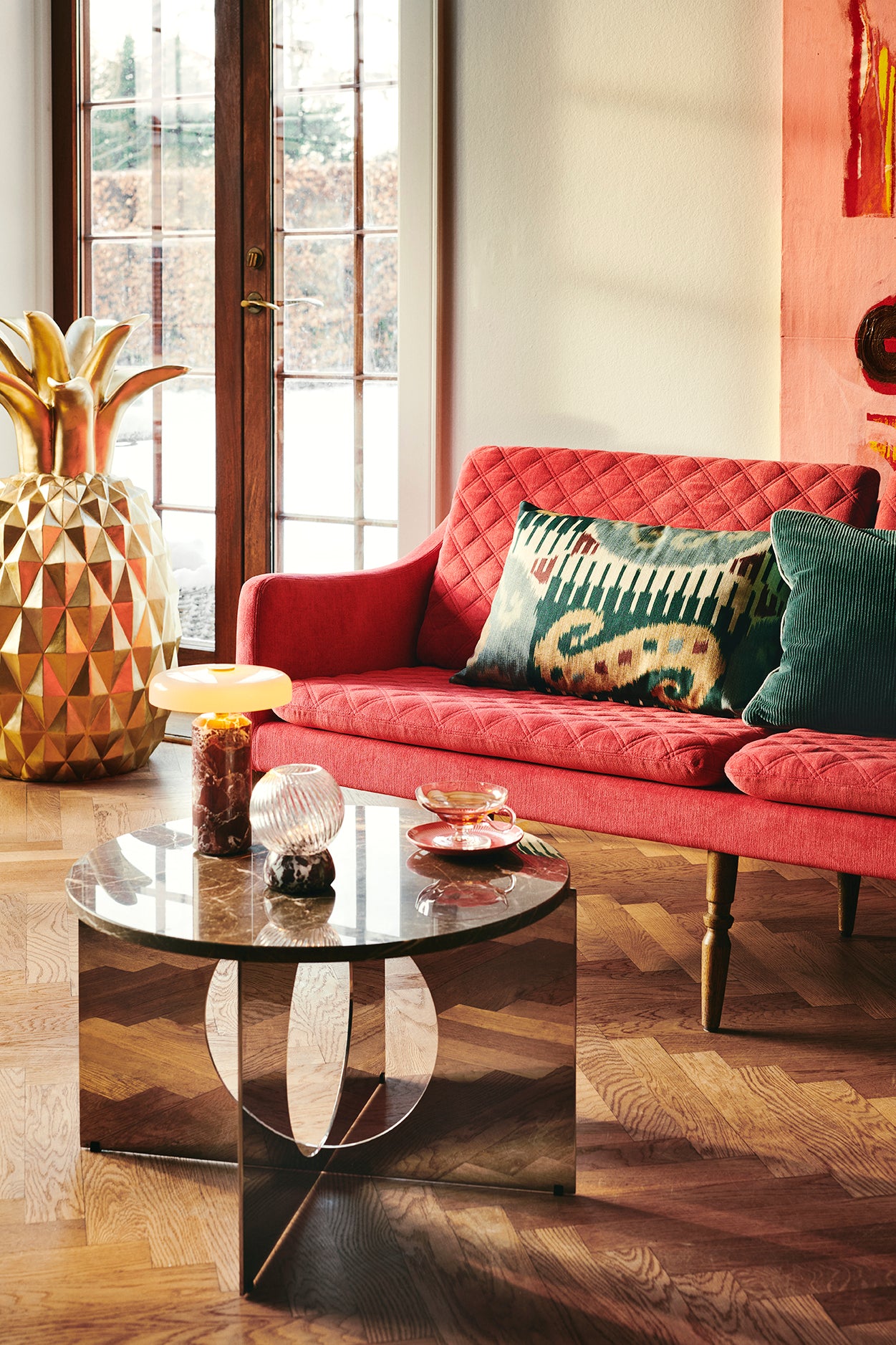 Draagbare lamp TRIP bordeaux marmer met melkachtig wit glas