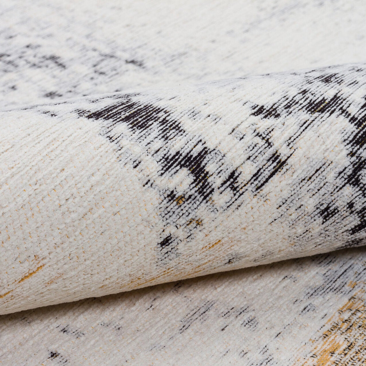 DECO RUGS Beige Rug with Mustard and Black