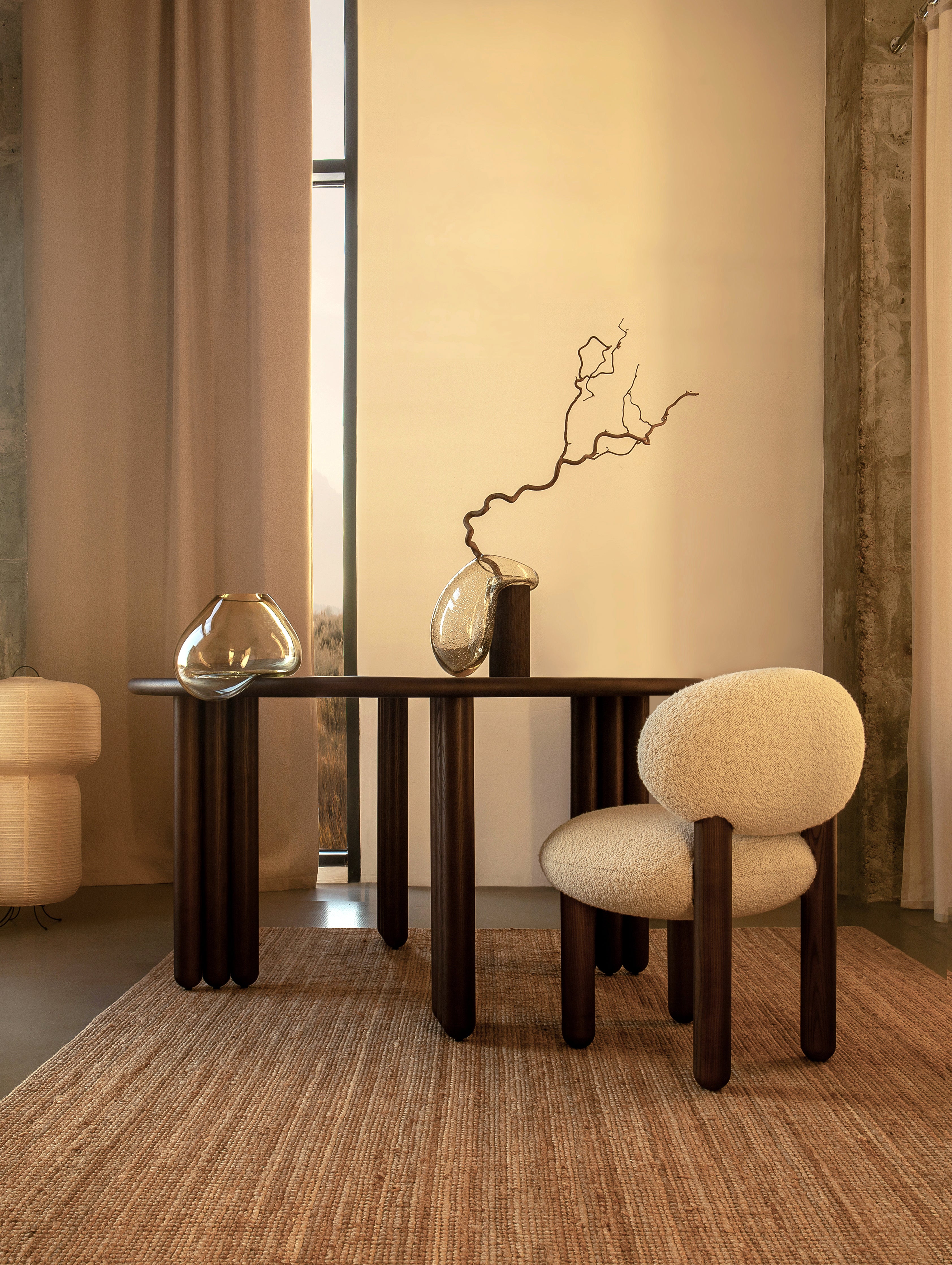 FLOCK round table black ash wood