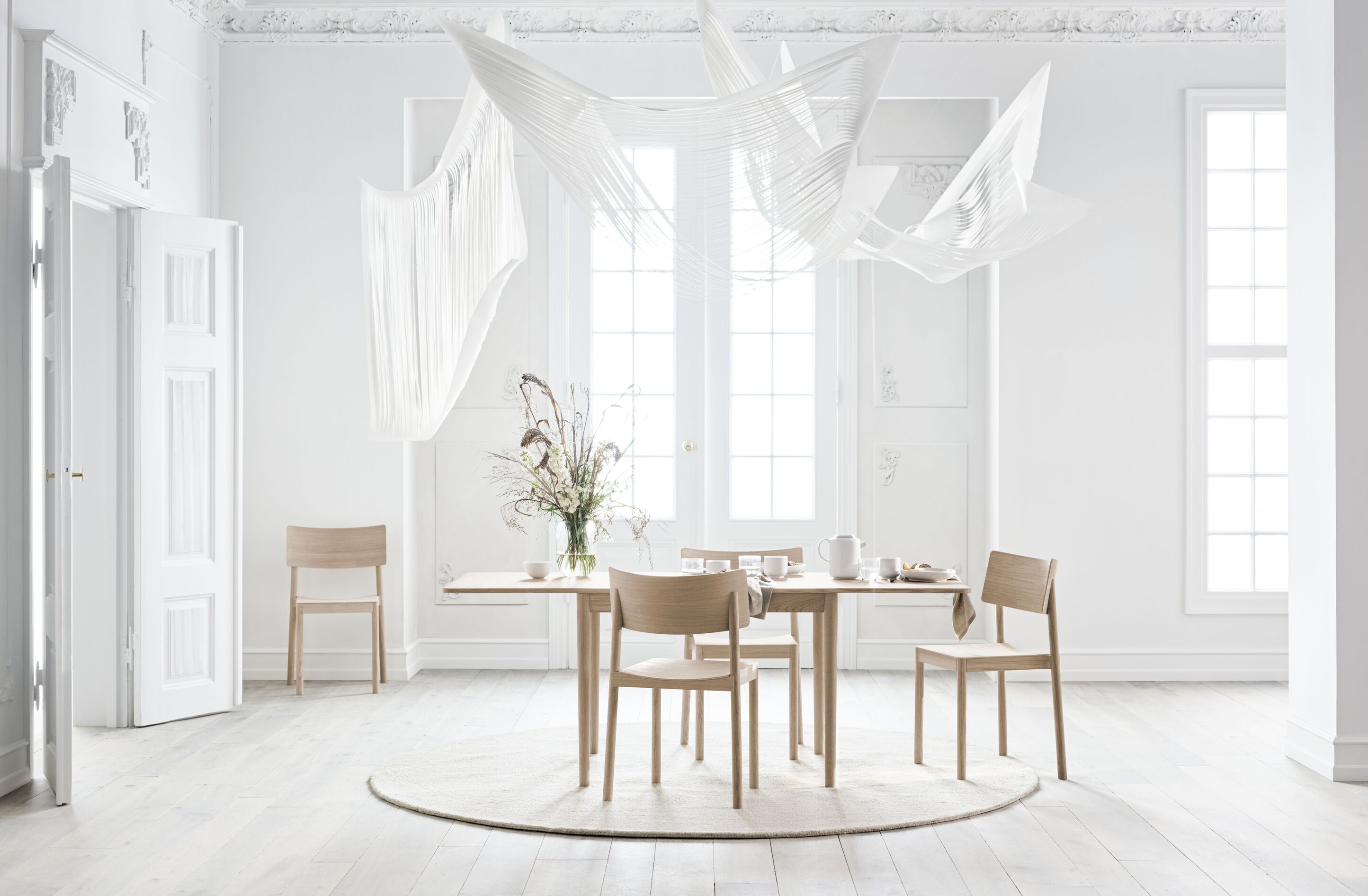 Stoel TUNE grijs eikenfineer