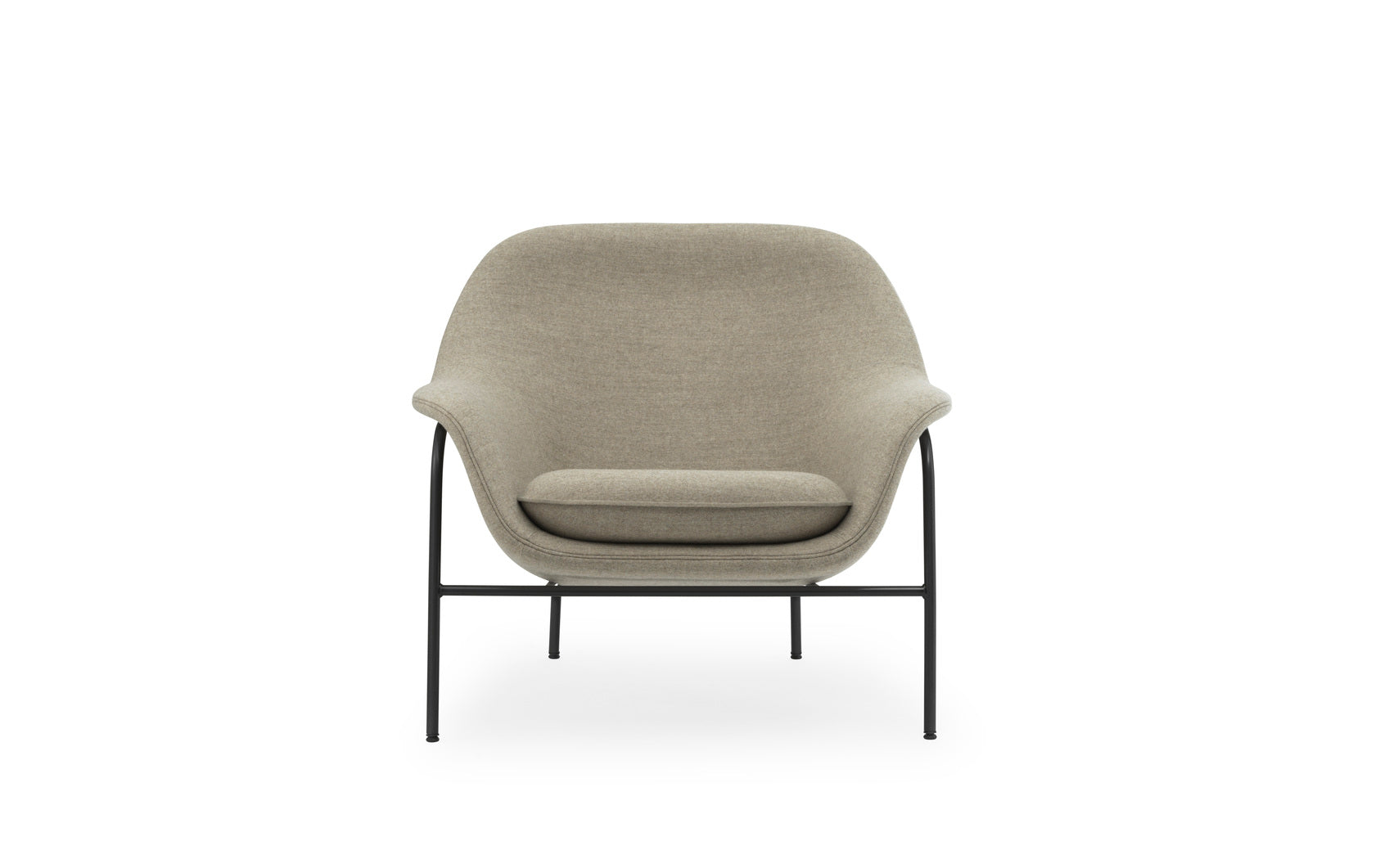 Drapieren niedriger Sessel mit einer schwarzen Metallbasis