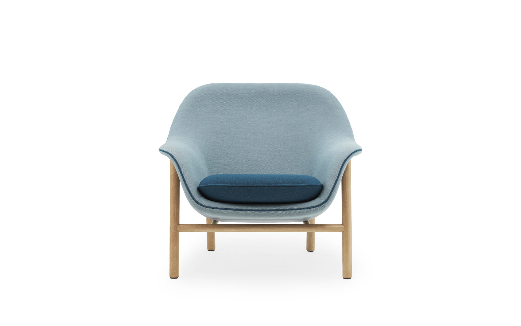 Fauteuil DRAPE LOW met eiken basis