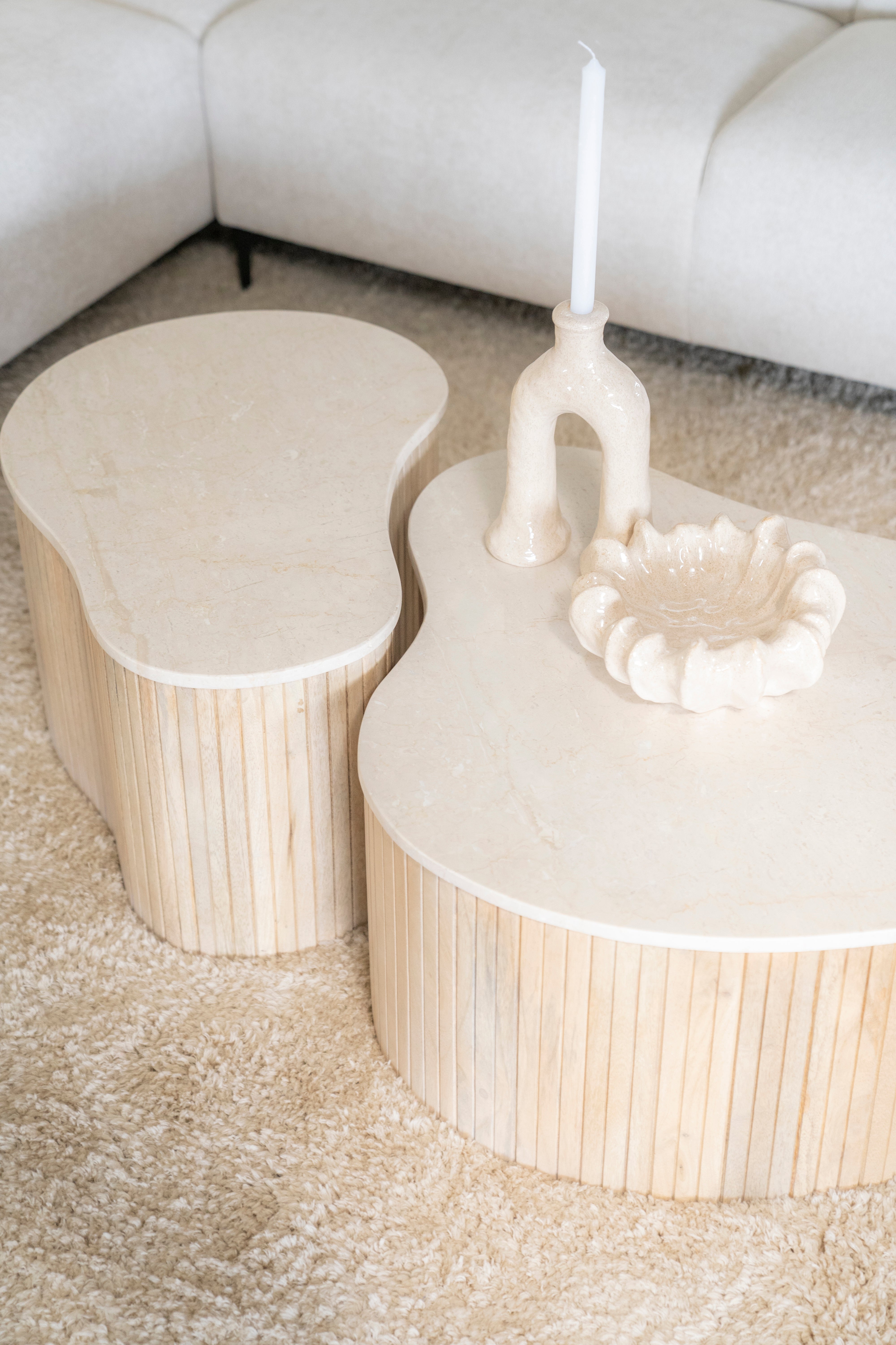 Stolik kawowy KIRA drewno mango z marmurowym blatem