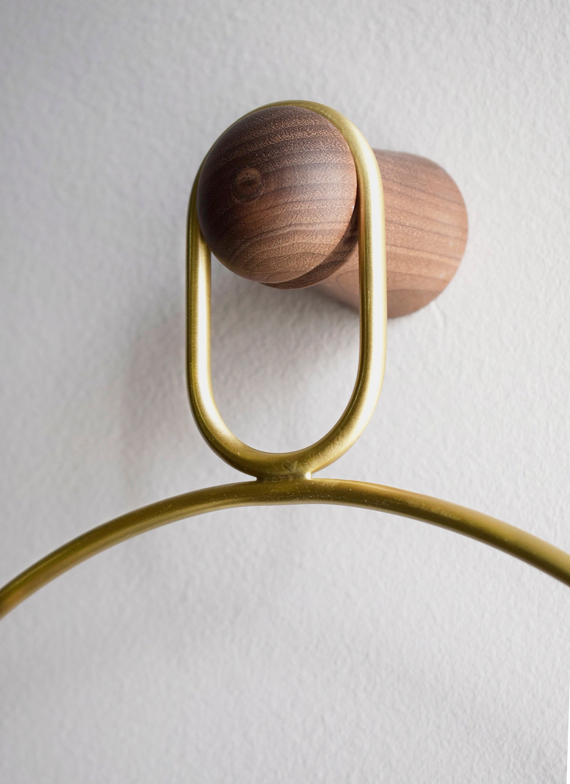 Wall Clock ESLABON Walnut Wood with Brass