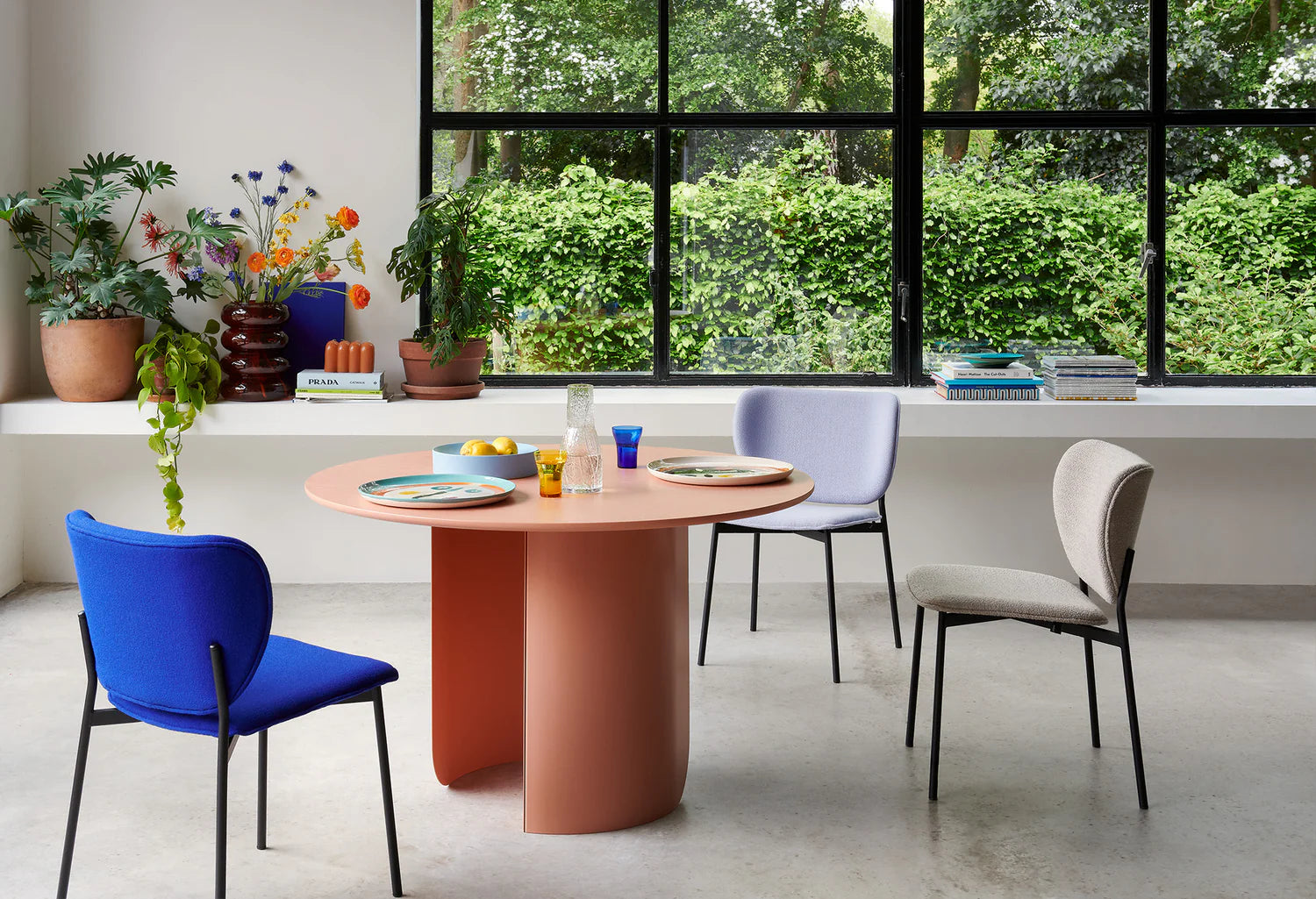 Round Table PLATEAU Black