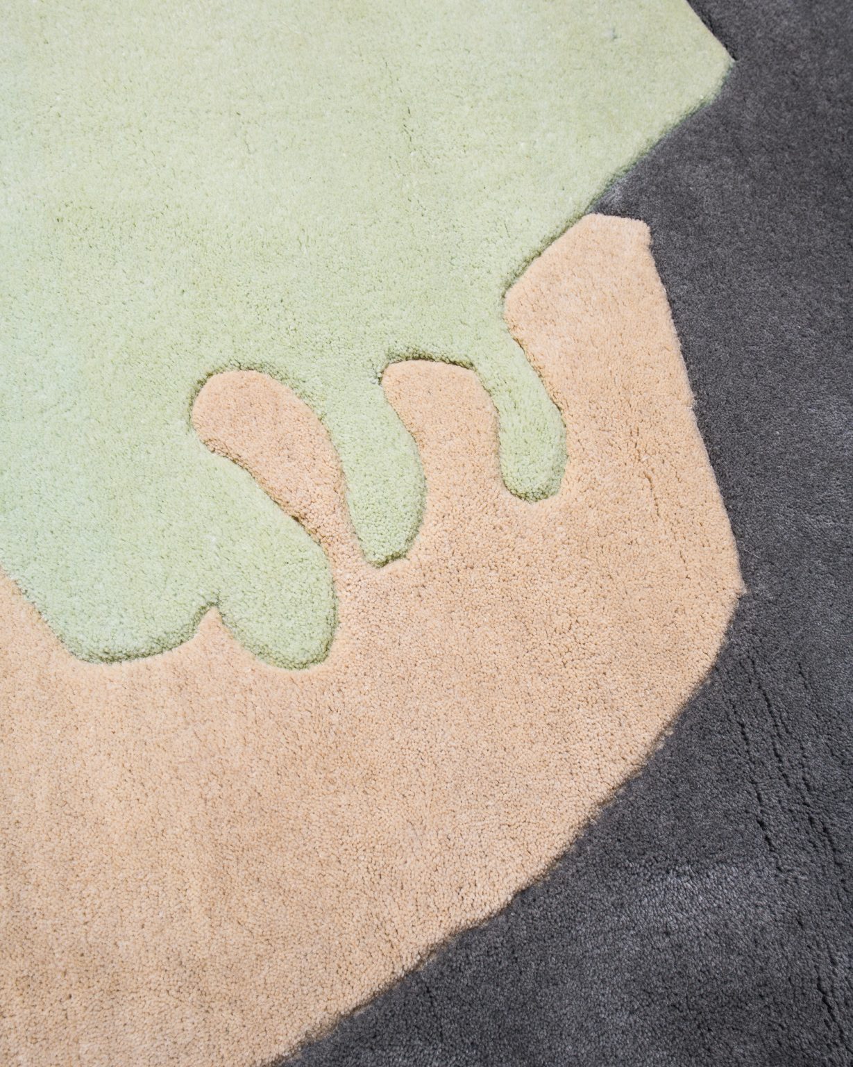 Asymmetrical decorative rug FUSION green with gray