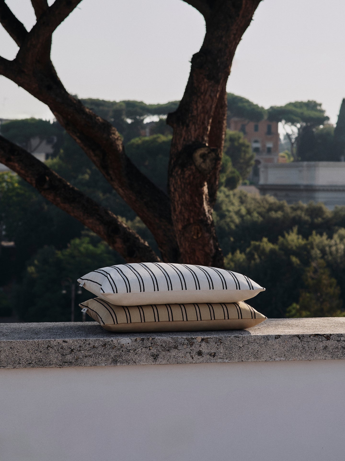 Kissen TWILL beige mit Schwarz