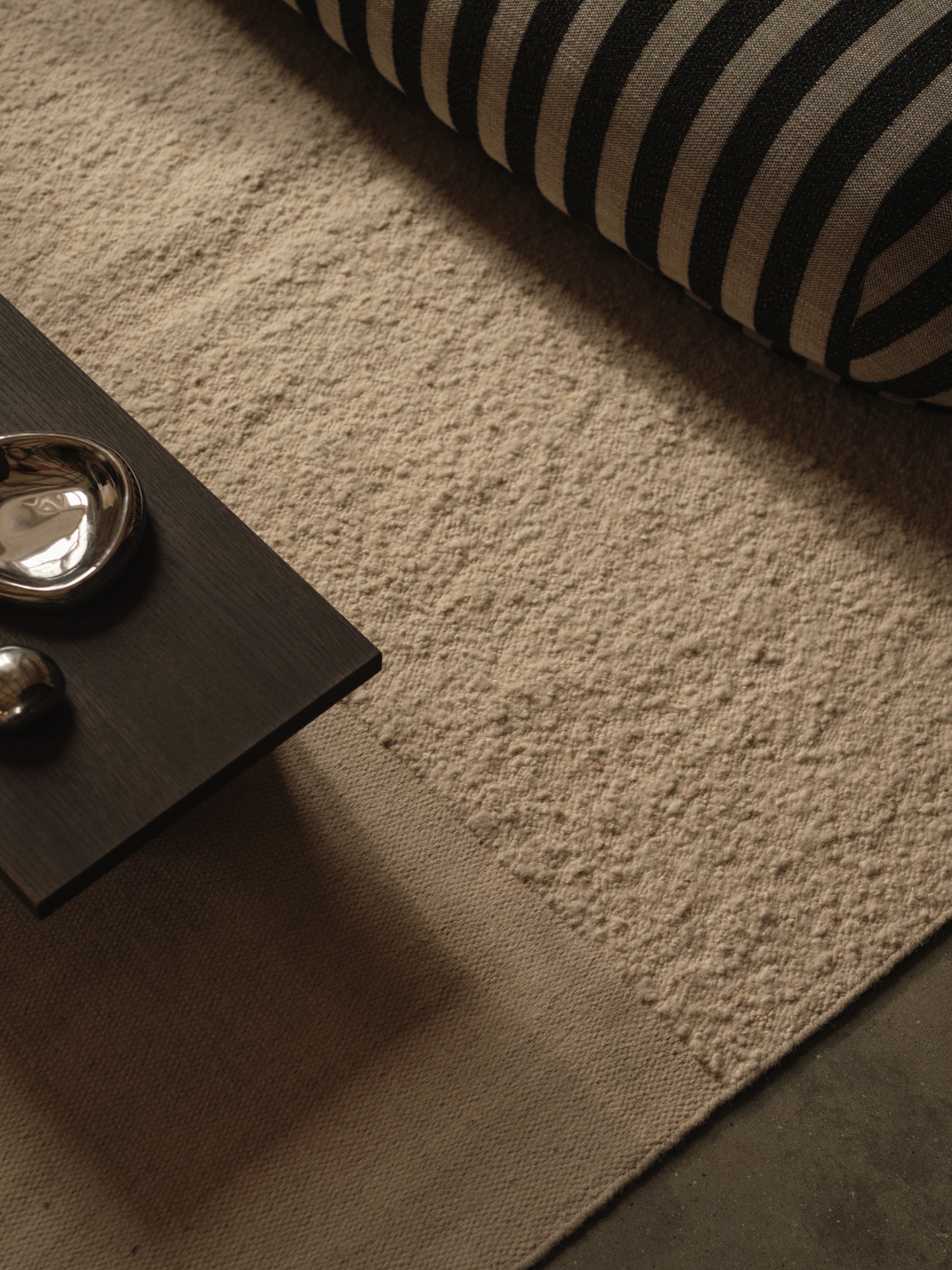 KOMPLIMENT beige rug