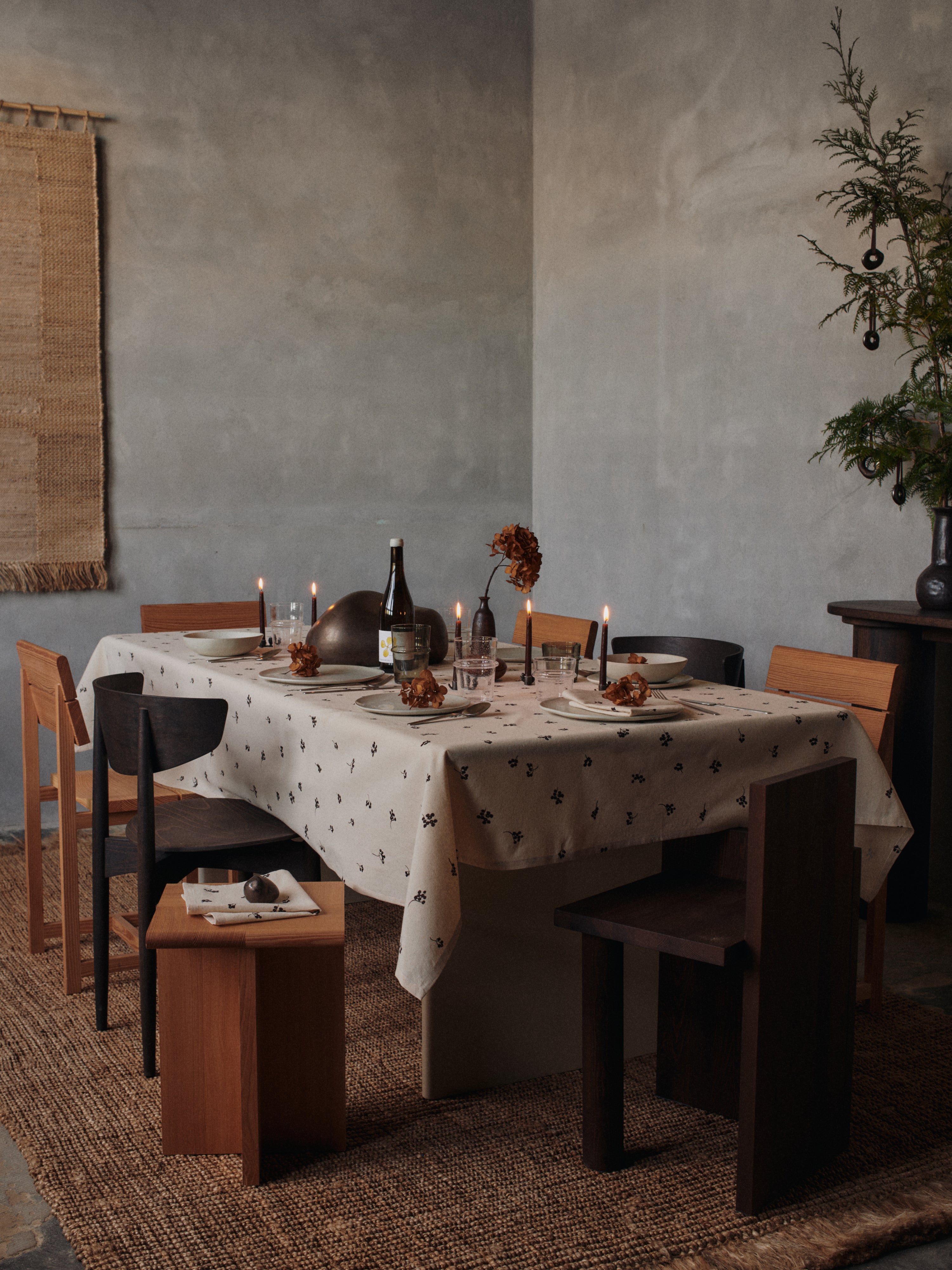 Tischdecke BAIES cremefarben mit braunem Muster