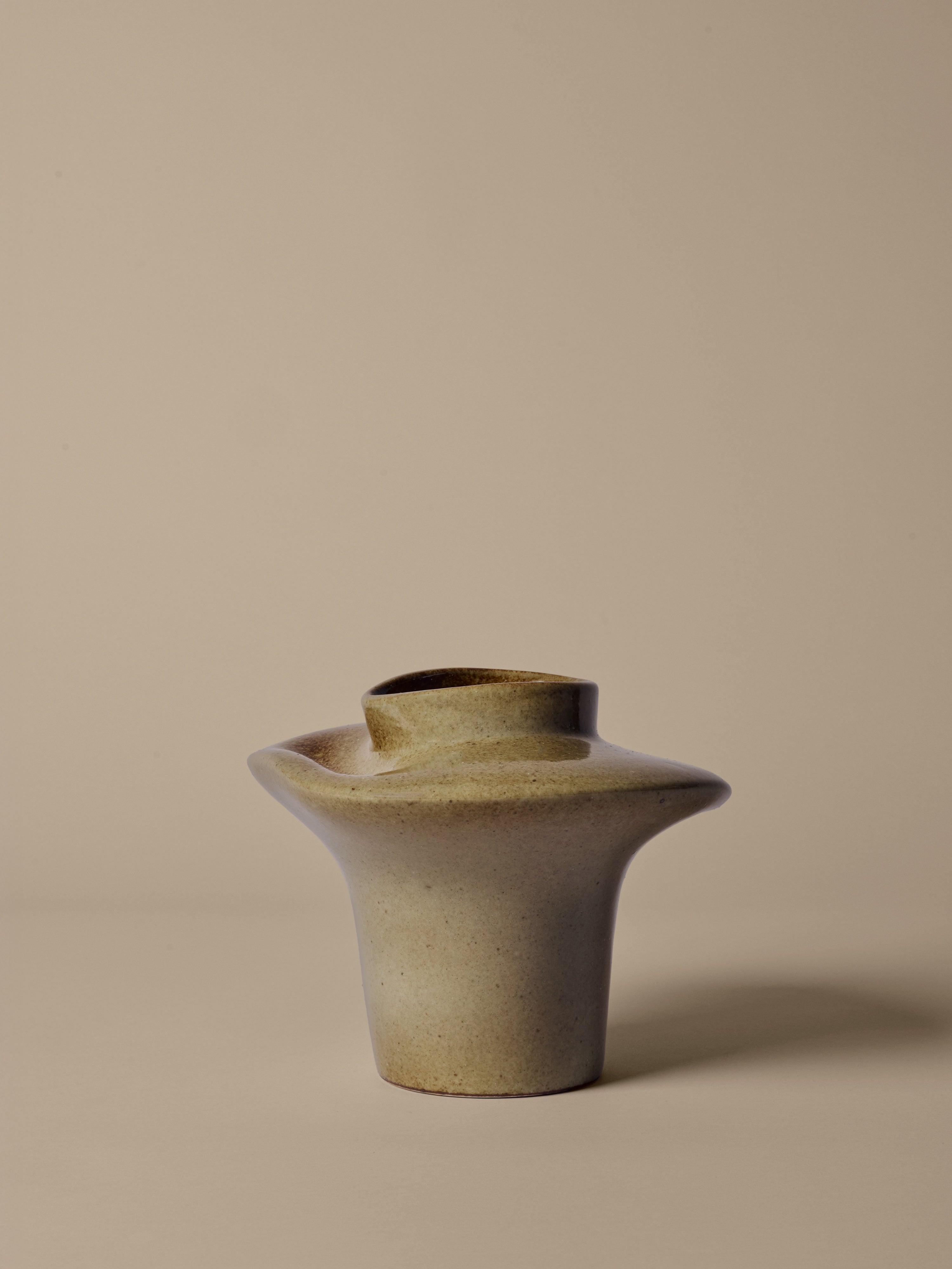 Keramikw vase EVIO gedämpftes grün