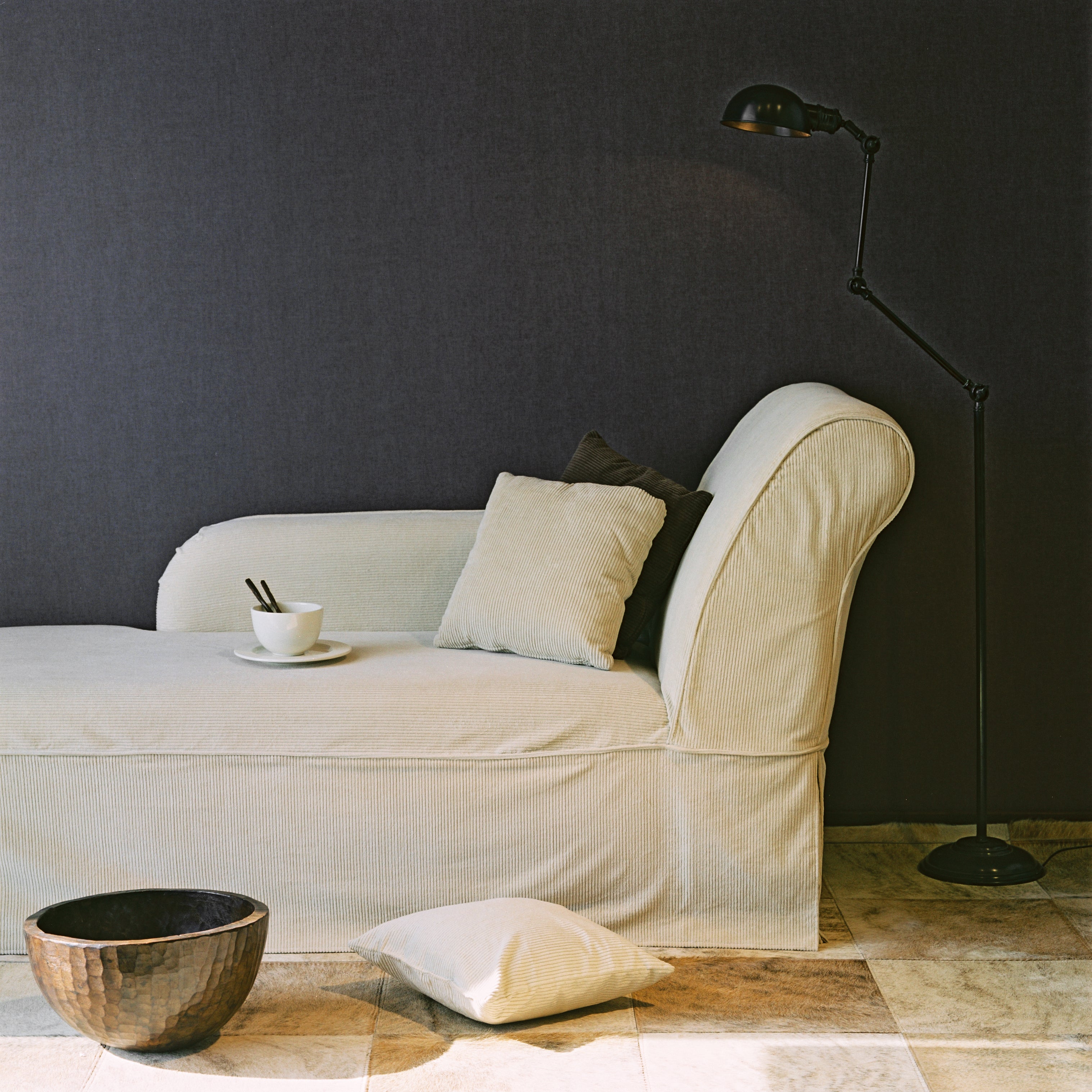 Structural wallpaper resembling canvas LIN brown with green