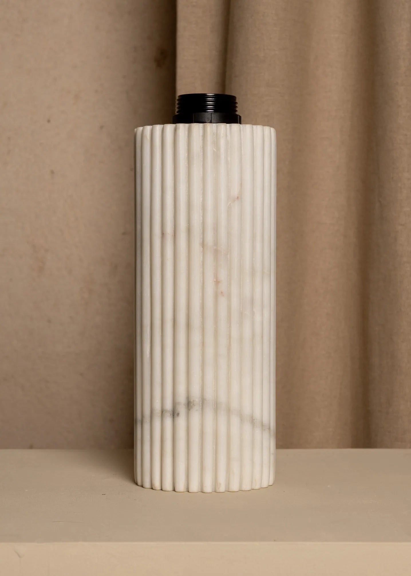FLUTA Table Lamp White Marble