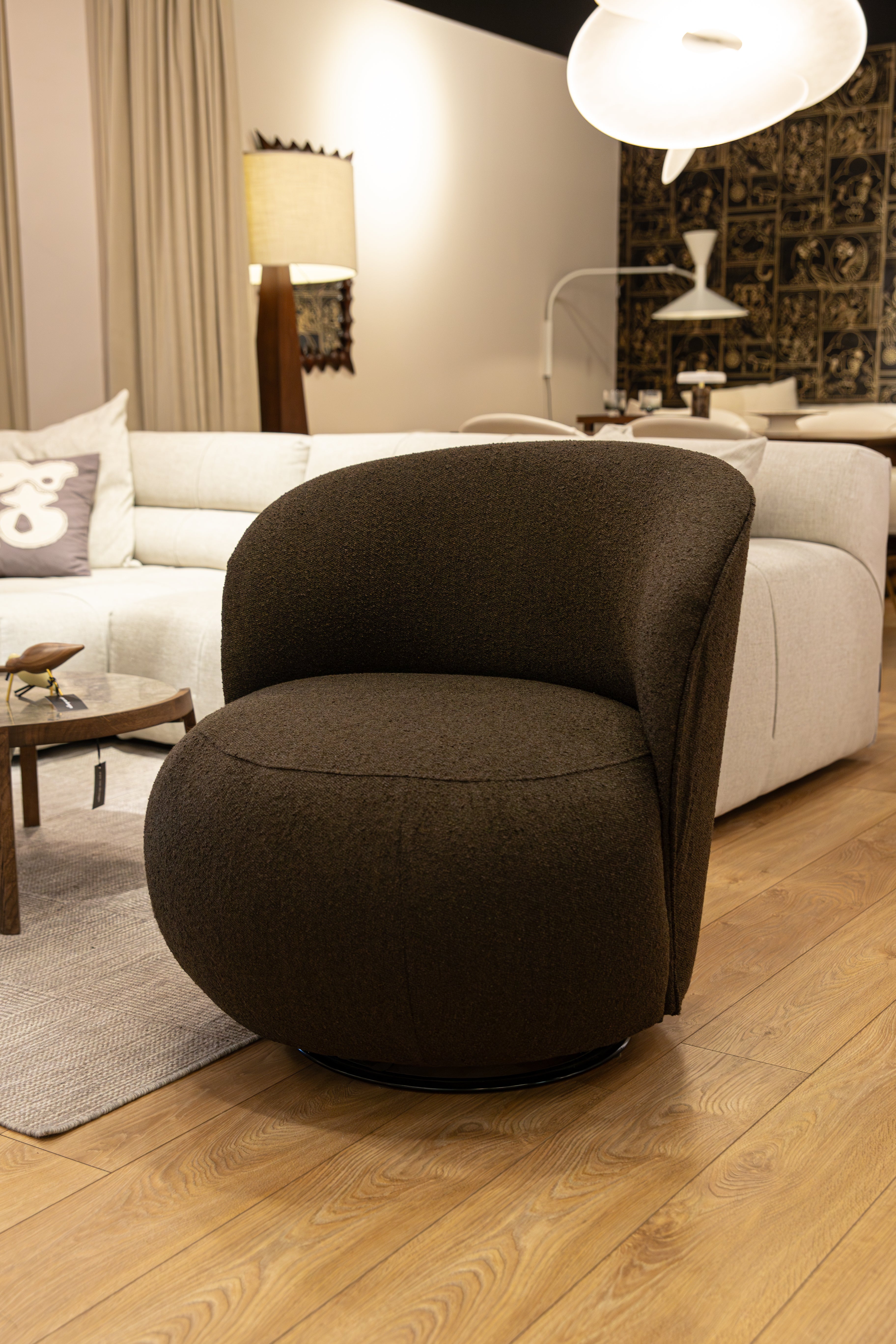 Draaistoel MILO in chocolade boucle