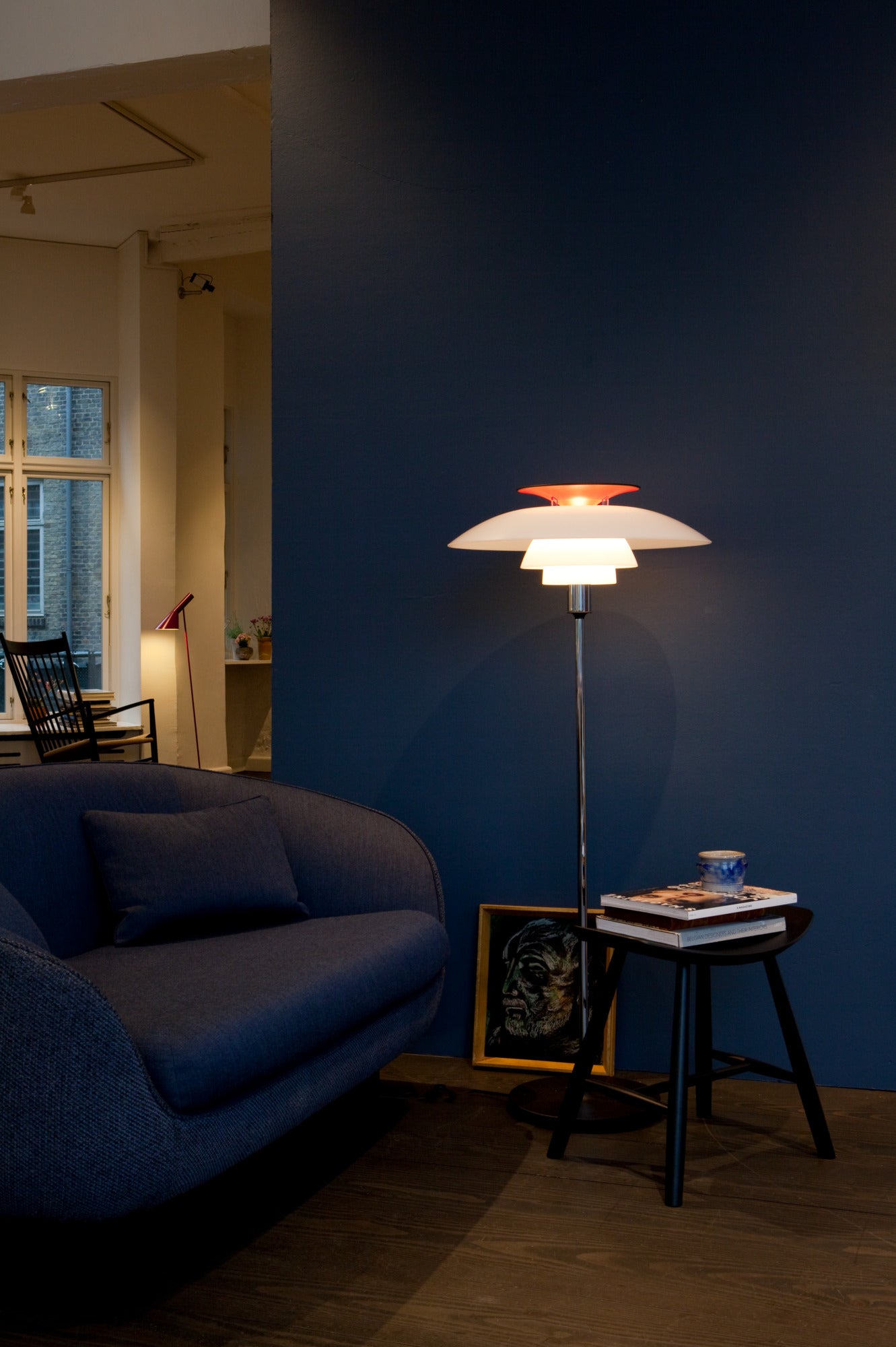 Vloerlamp PH 80 wit met verchroomde voet