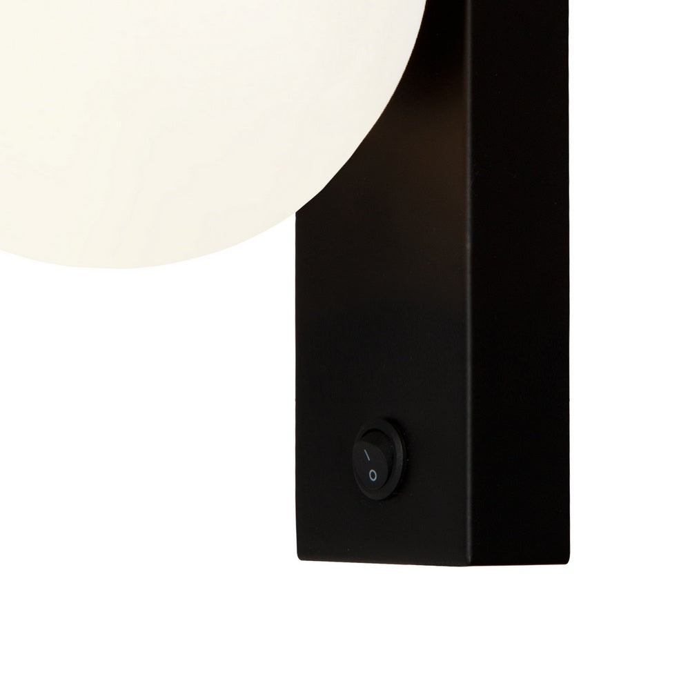GIGI black wall lamp