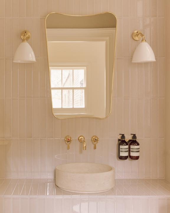 Lustro F.A. 33 schwarz