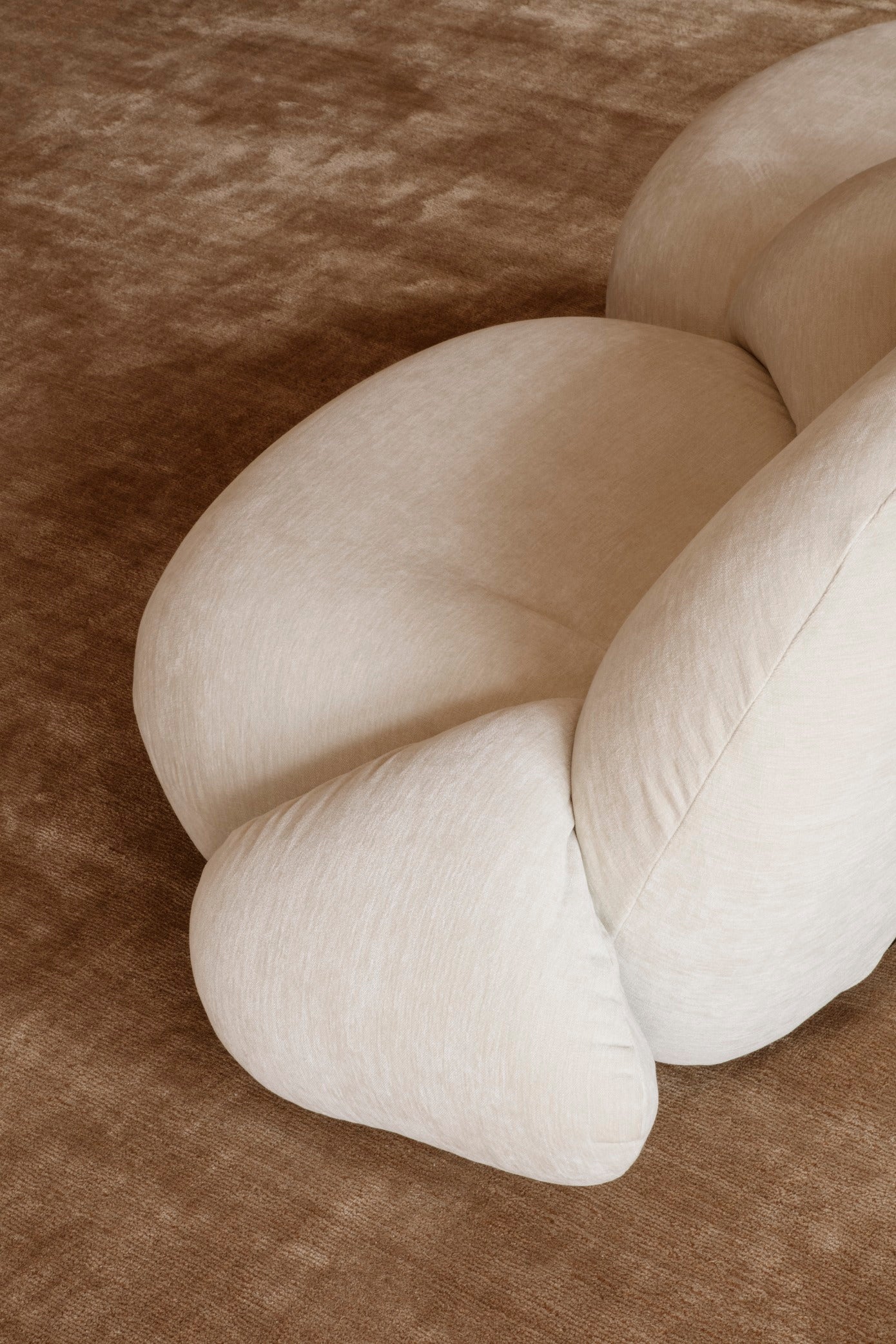 Sofa für 3 Personen PACHA mit gepolstertem Bezug und goldenem Gestell