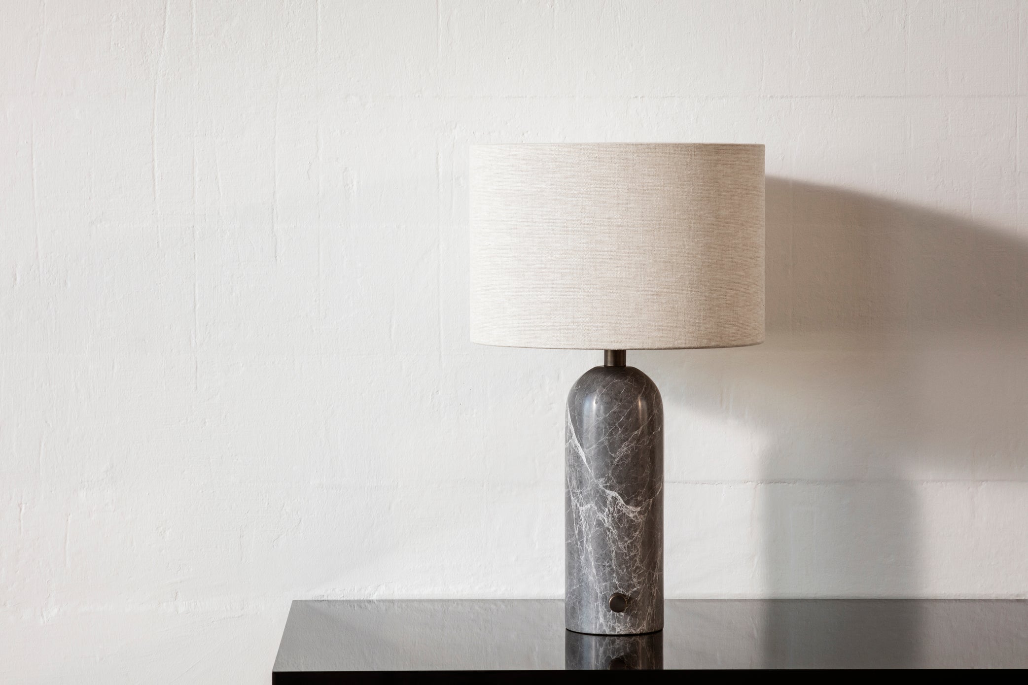 GRAVITY table lamp black marble