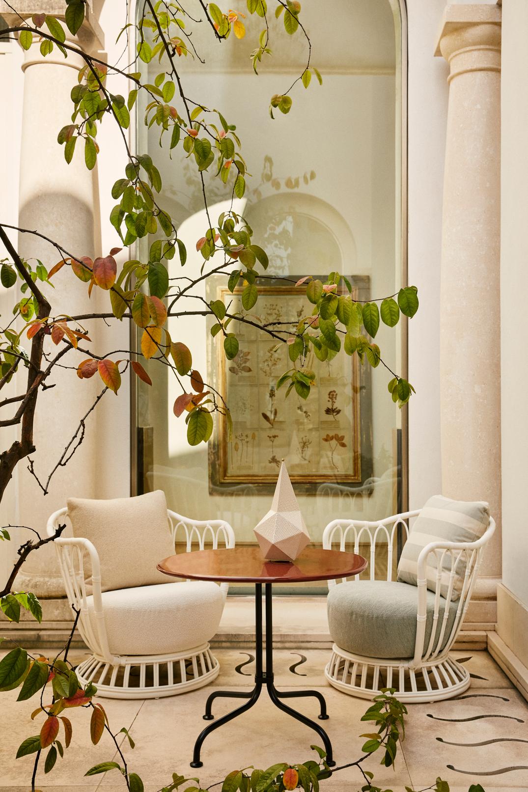 Gartenstuhl GRACE gepolstert mit weißem Gestell