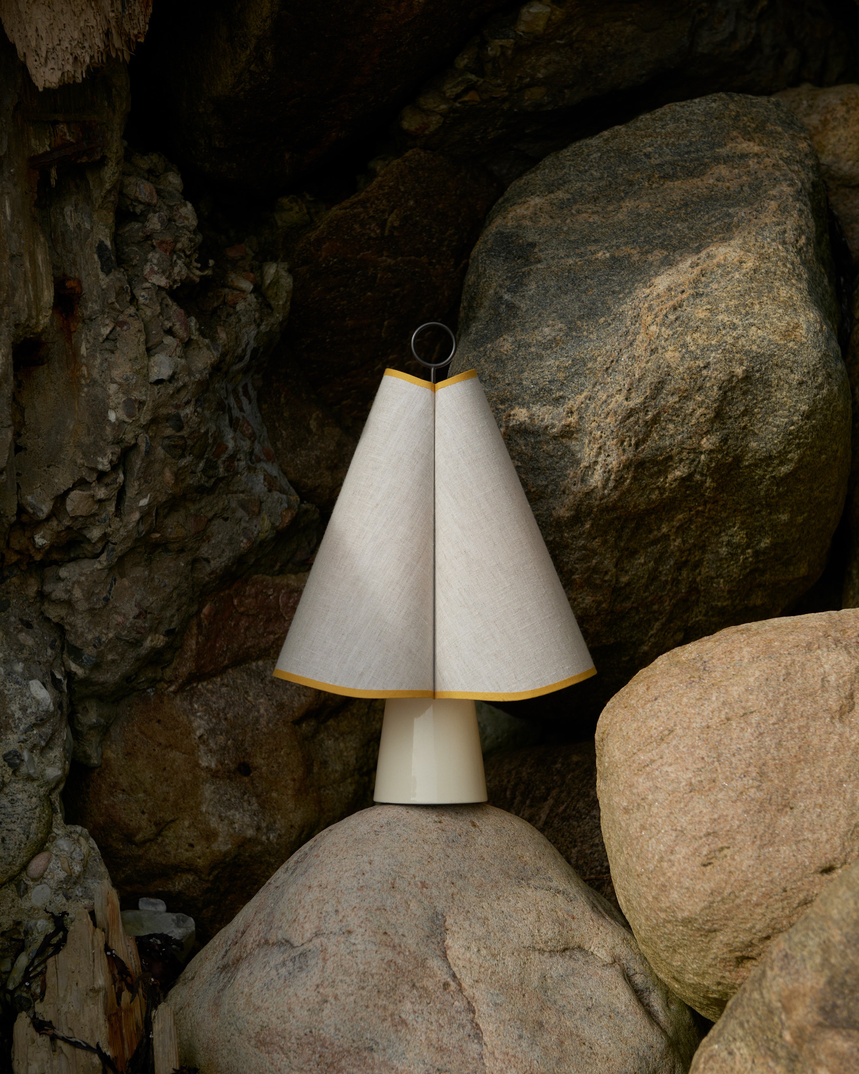 Portable lamp HORNBÆK white with yellow finish