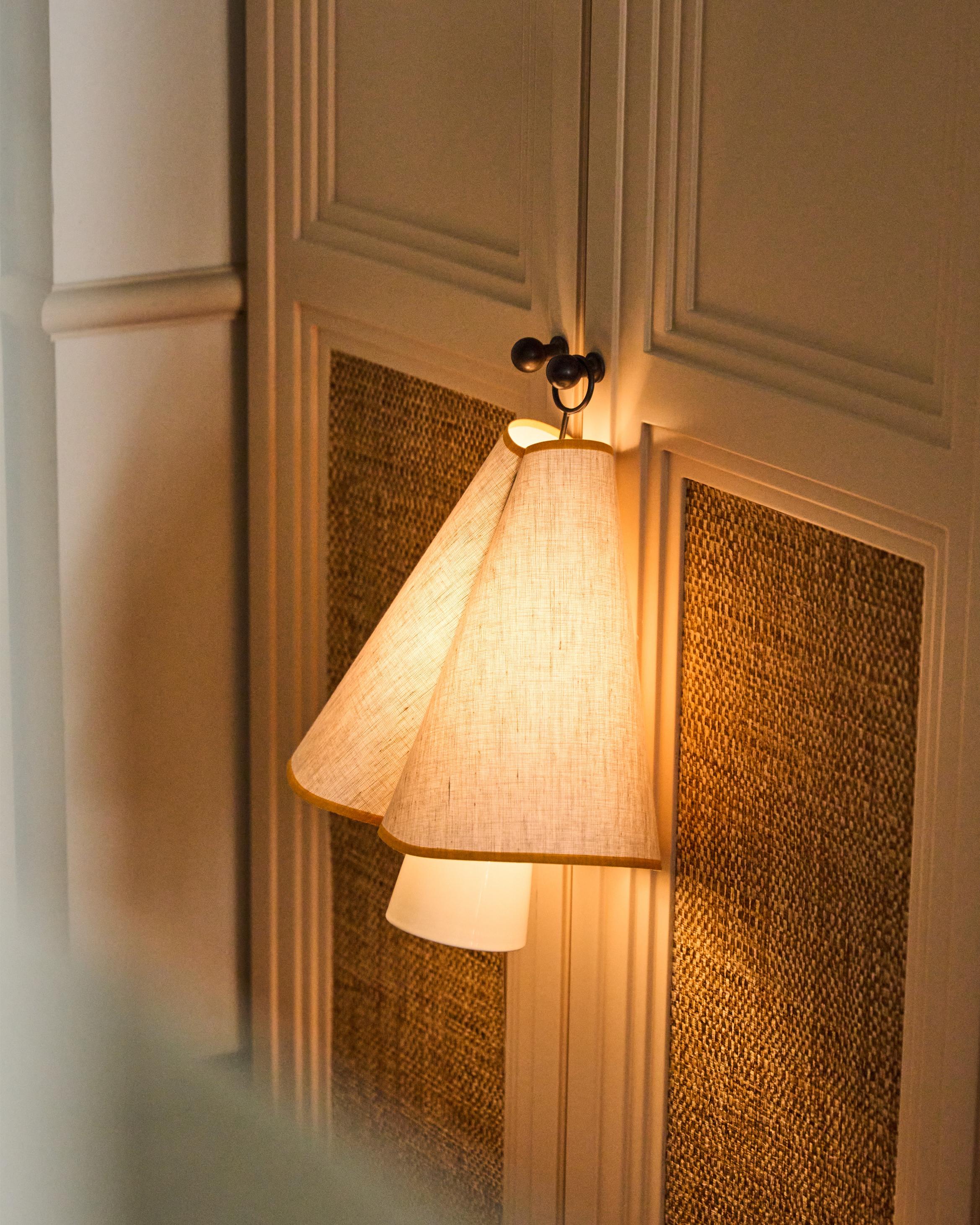 Portable lamp HORNBÆK white with yellow finish