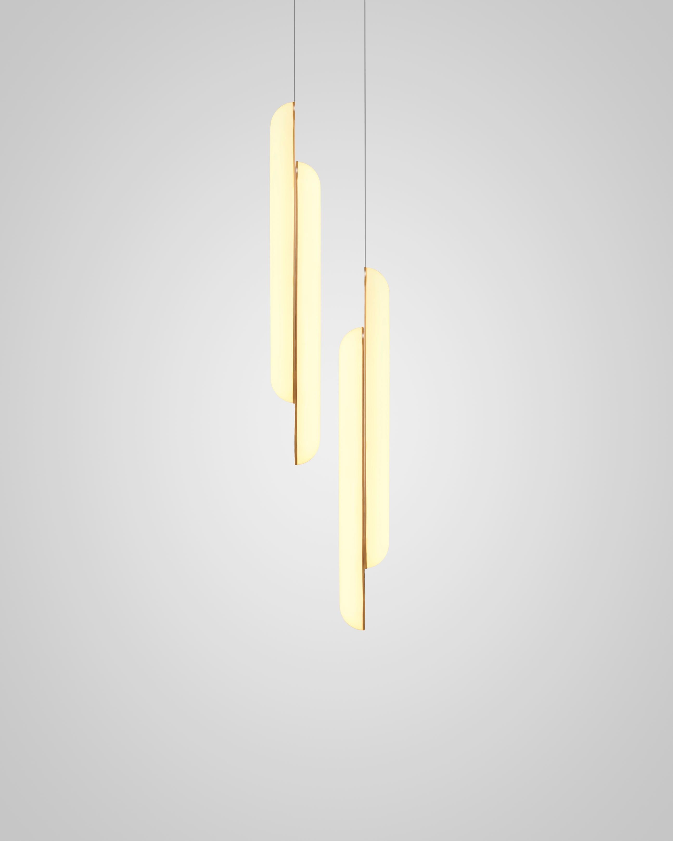Hanglamp GEMINI met opalen glazen kap en messing.