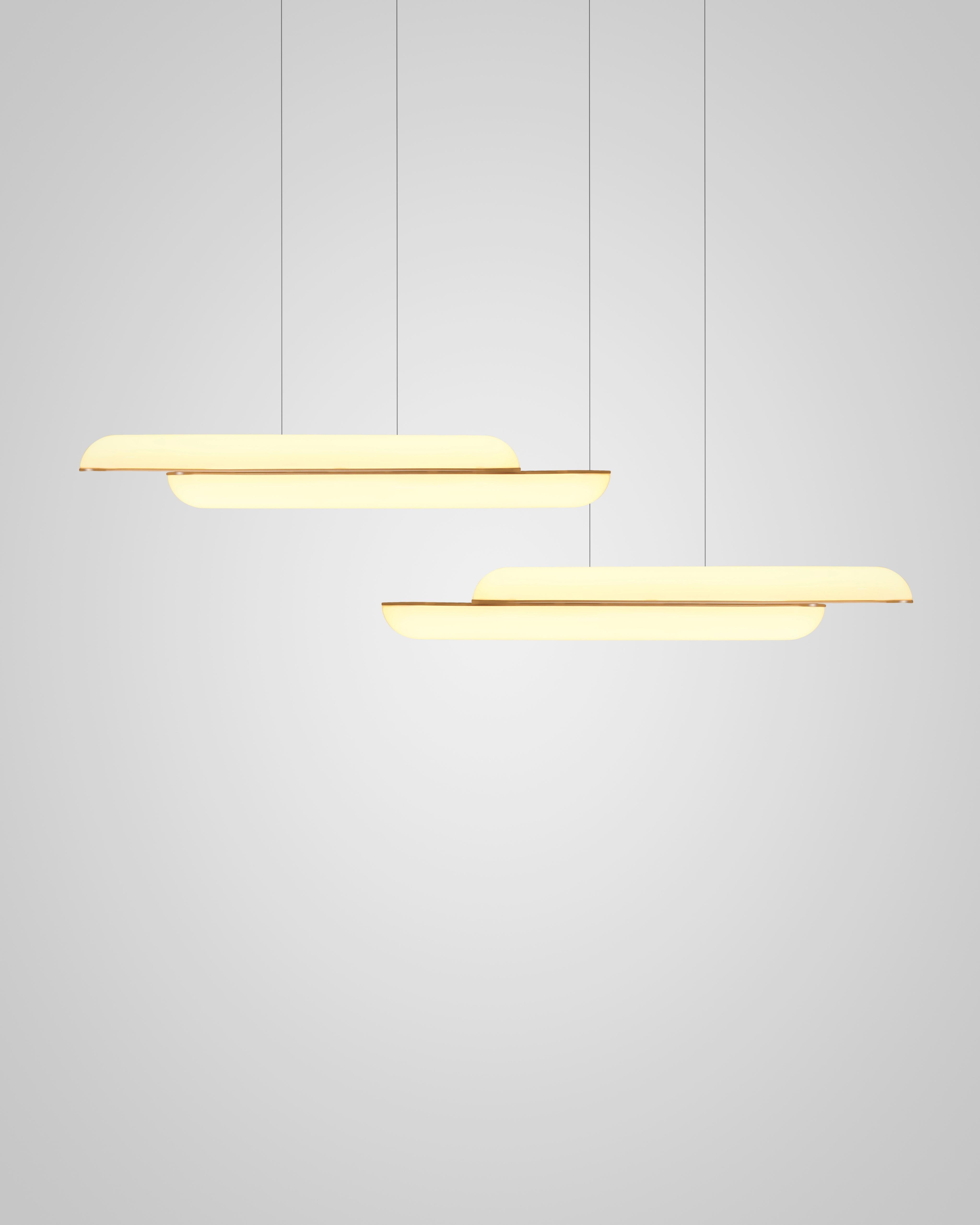 Hanglamp GEMINI met opalen glazen kap en messing.