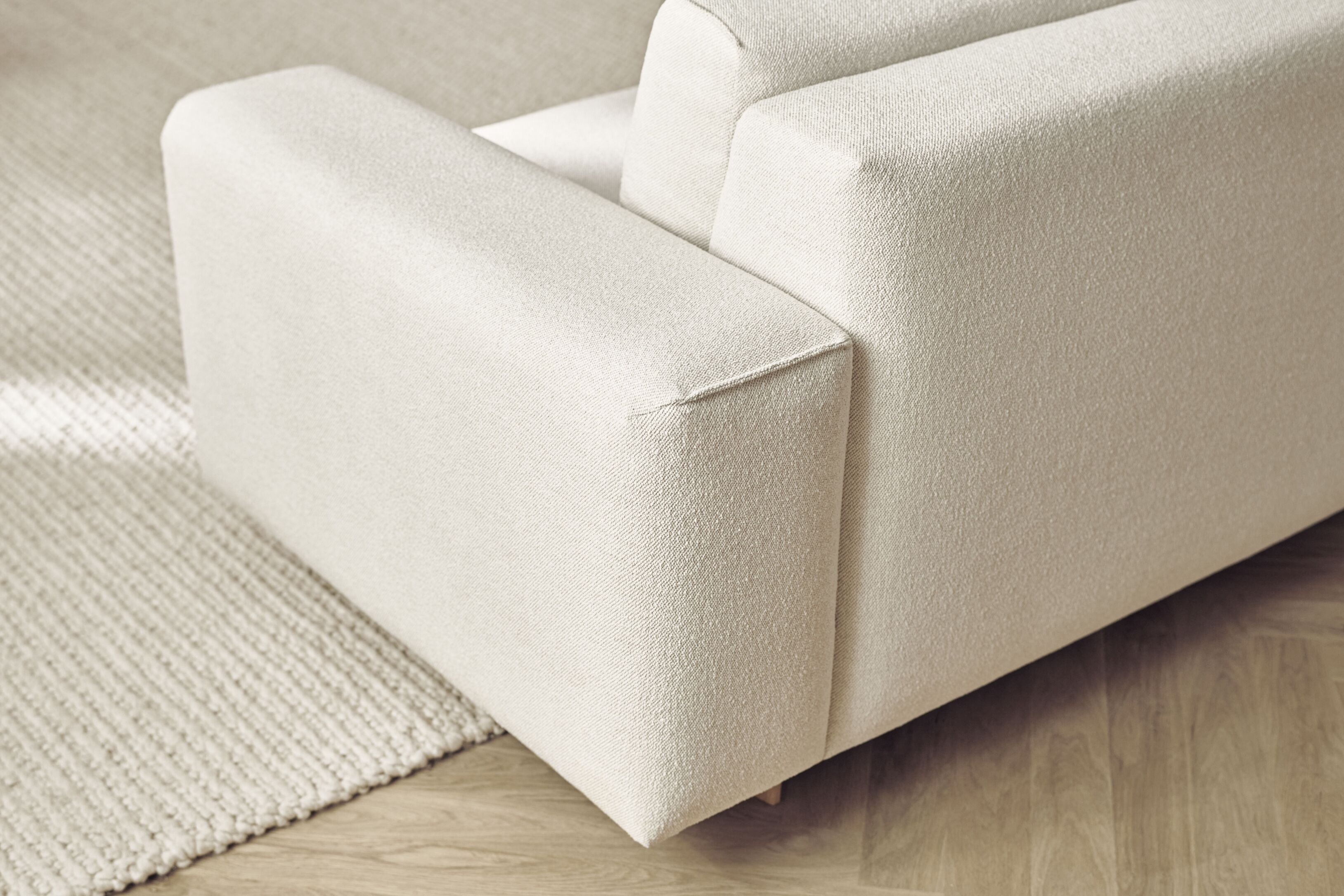 Sofa met een 2,5-zitplaats GEST op een basis van gebleekt eikenhout