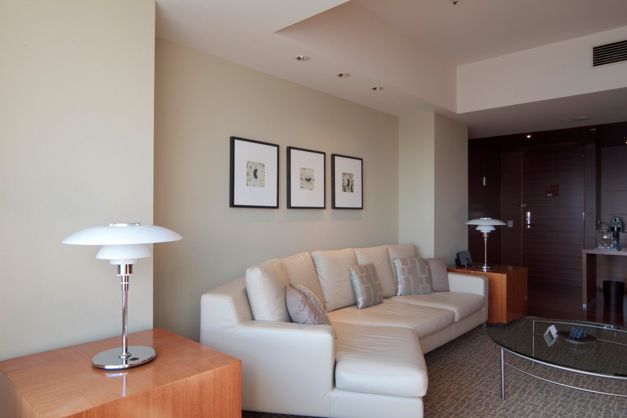 Tischlampe PH 4½-3½ weiß mit verchromtem Fuß