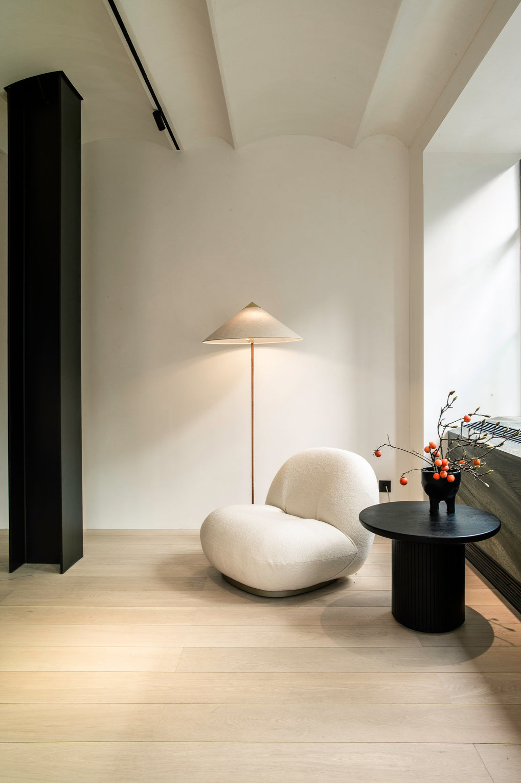 Stehlampe 9602 Messing mit weißem Schirm