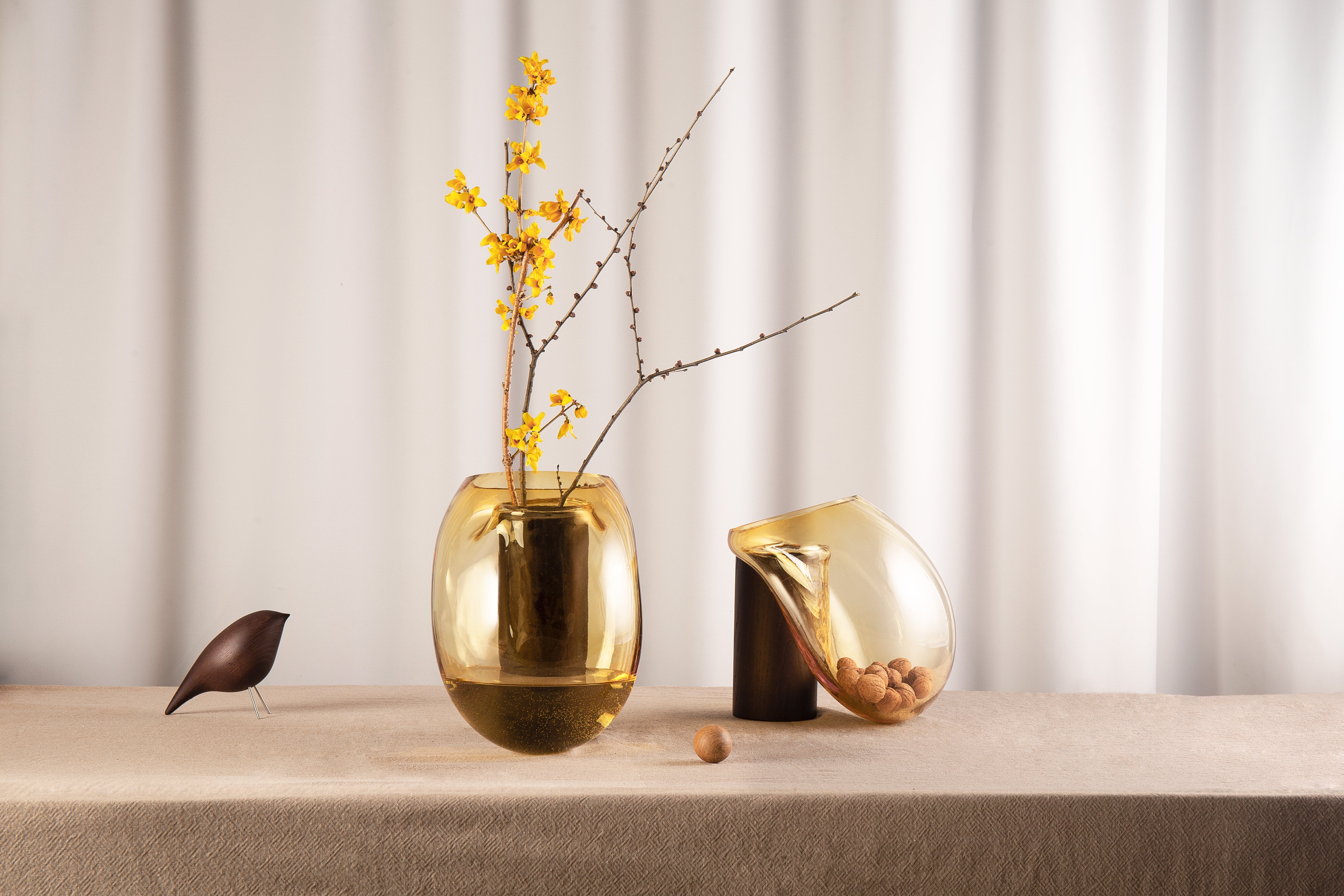 GUTTA BOON amber vase with black